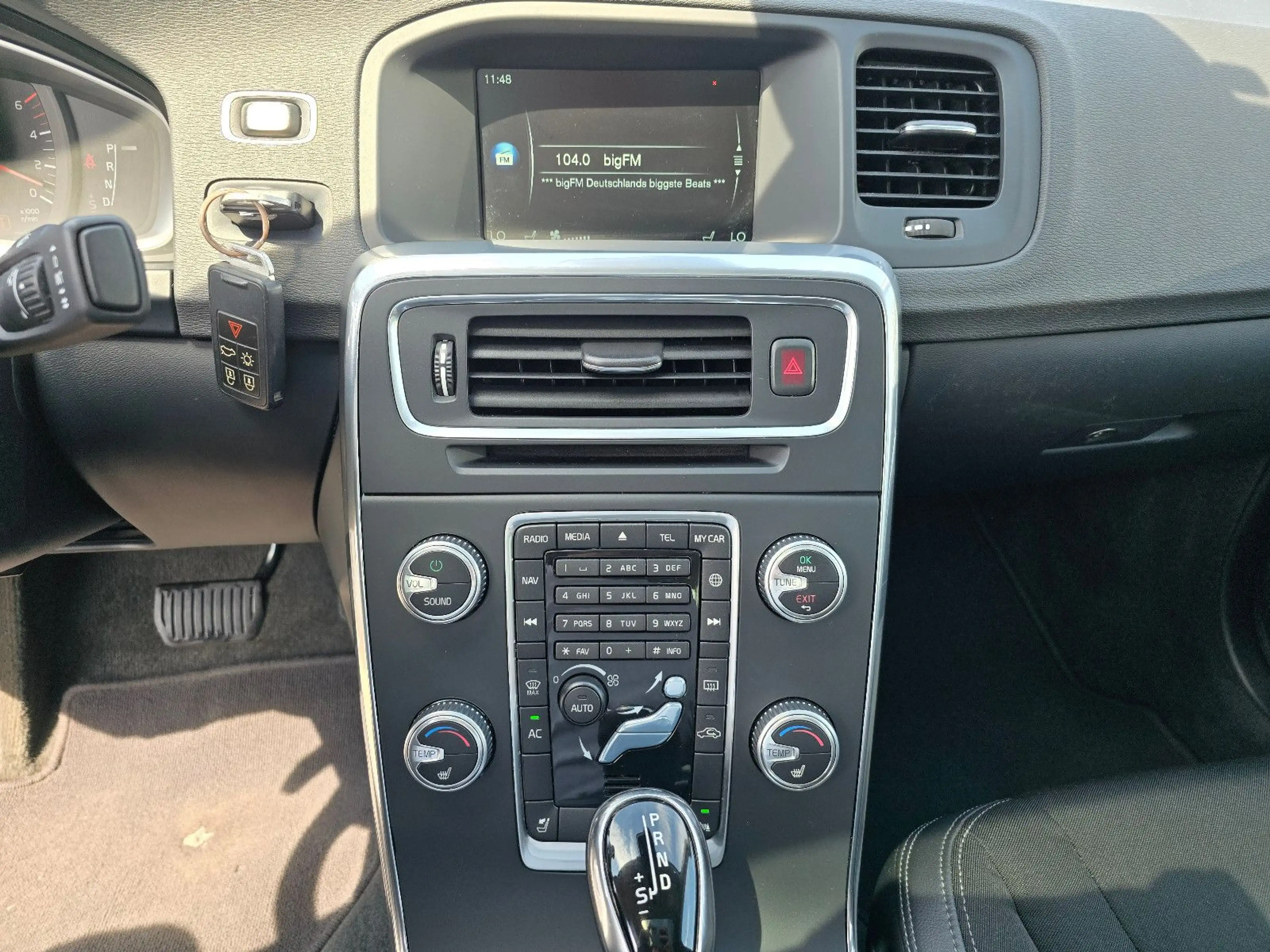 Volvo S60 Lim. Business Edition+NAVI+TEILLEDER+XENON+ — photo 14