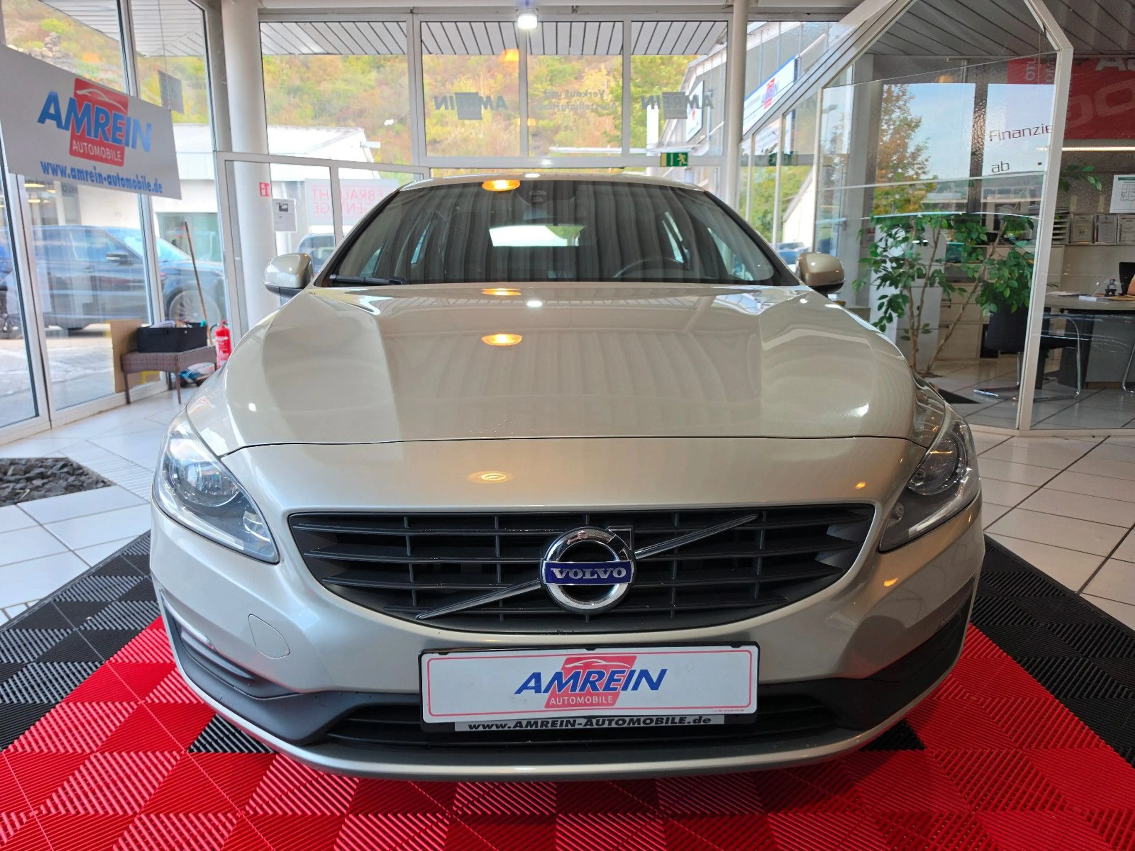 Volvo S60 Lim. Business Edition+NAVI+TEILLEDER+XENON+ — photo 3