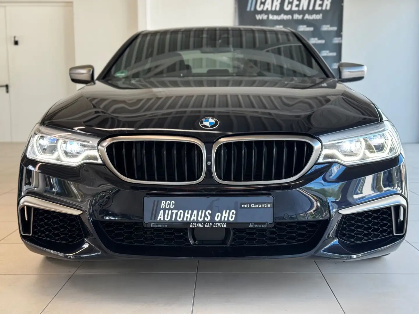 BMW 550 xDrive Pano AHK 360° H&K Schwarz - 2