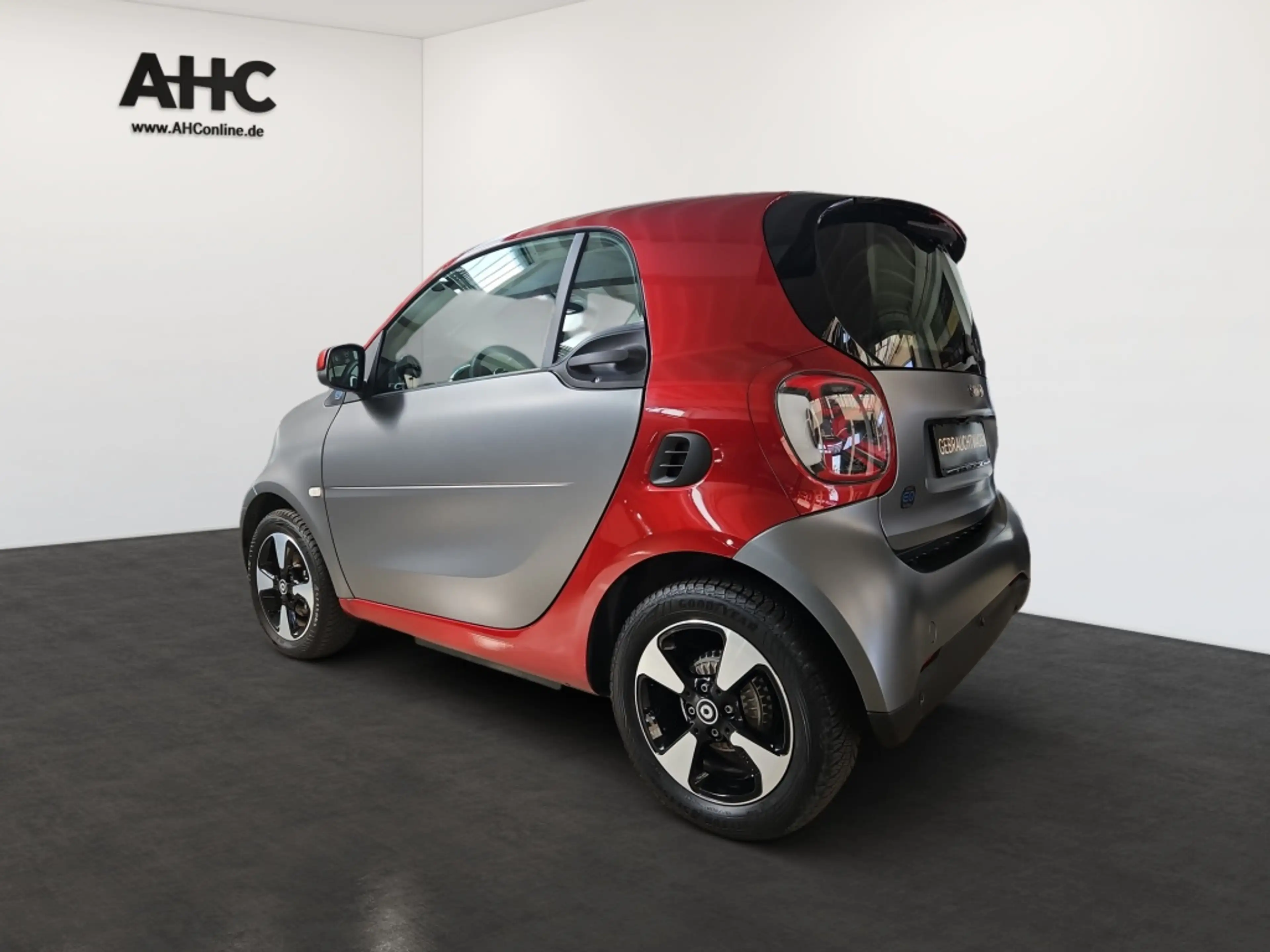 smart forTwo EQ  Pano Tempomat Navi LED SHZ SpurH KAM — photo 4