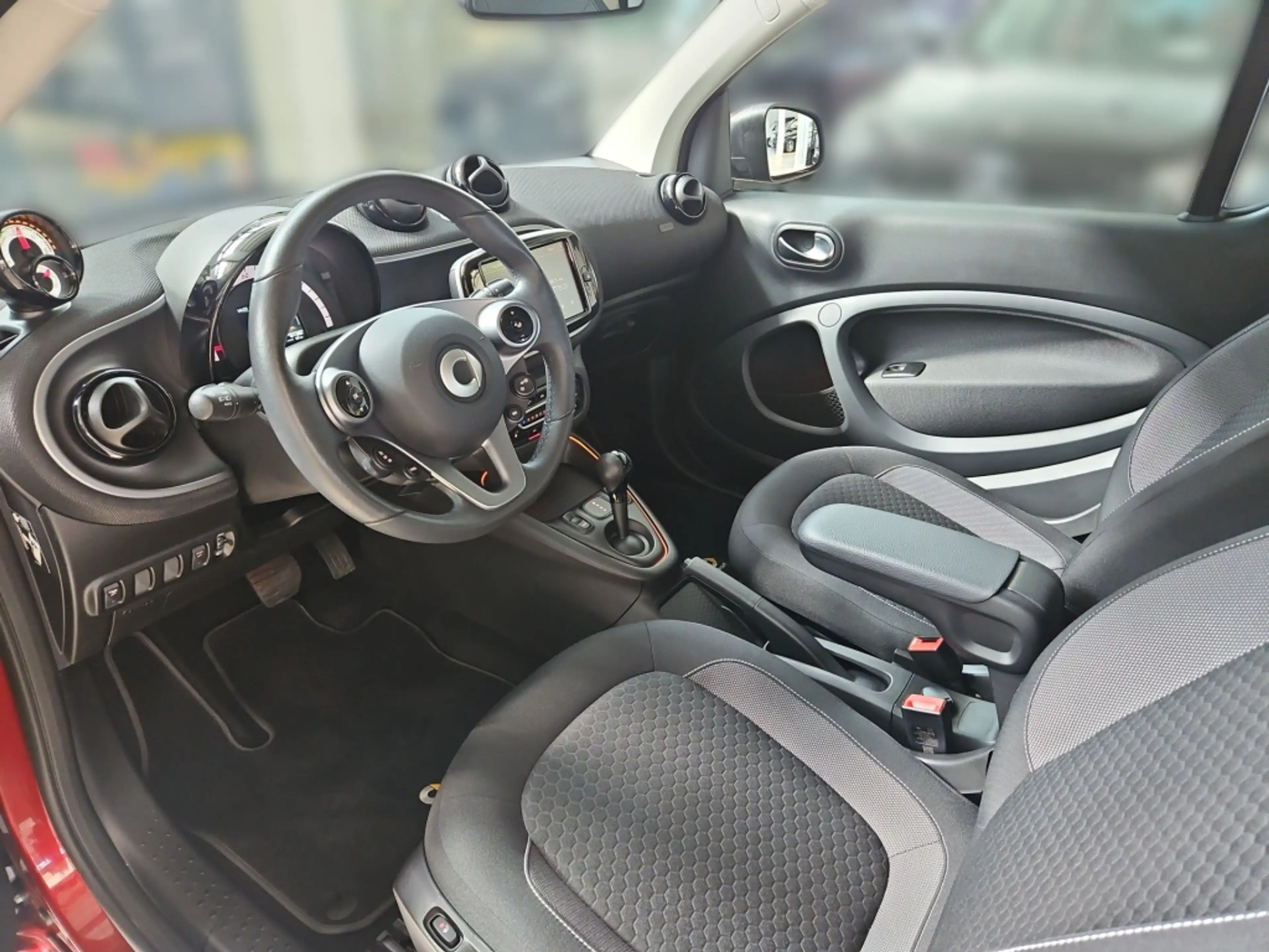 smart forTwo EQ  Pano Tempomat Navi LED SHZ SpurH KAM — photo 10