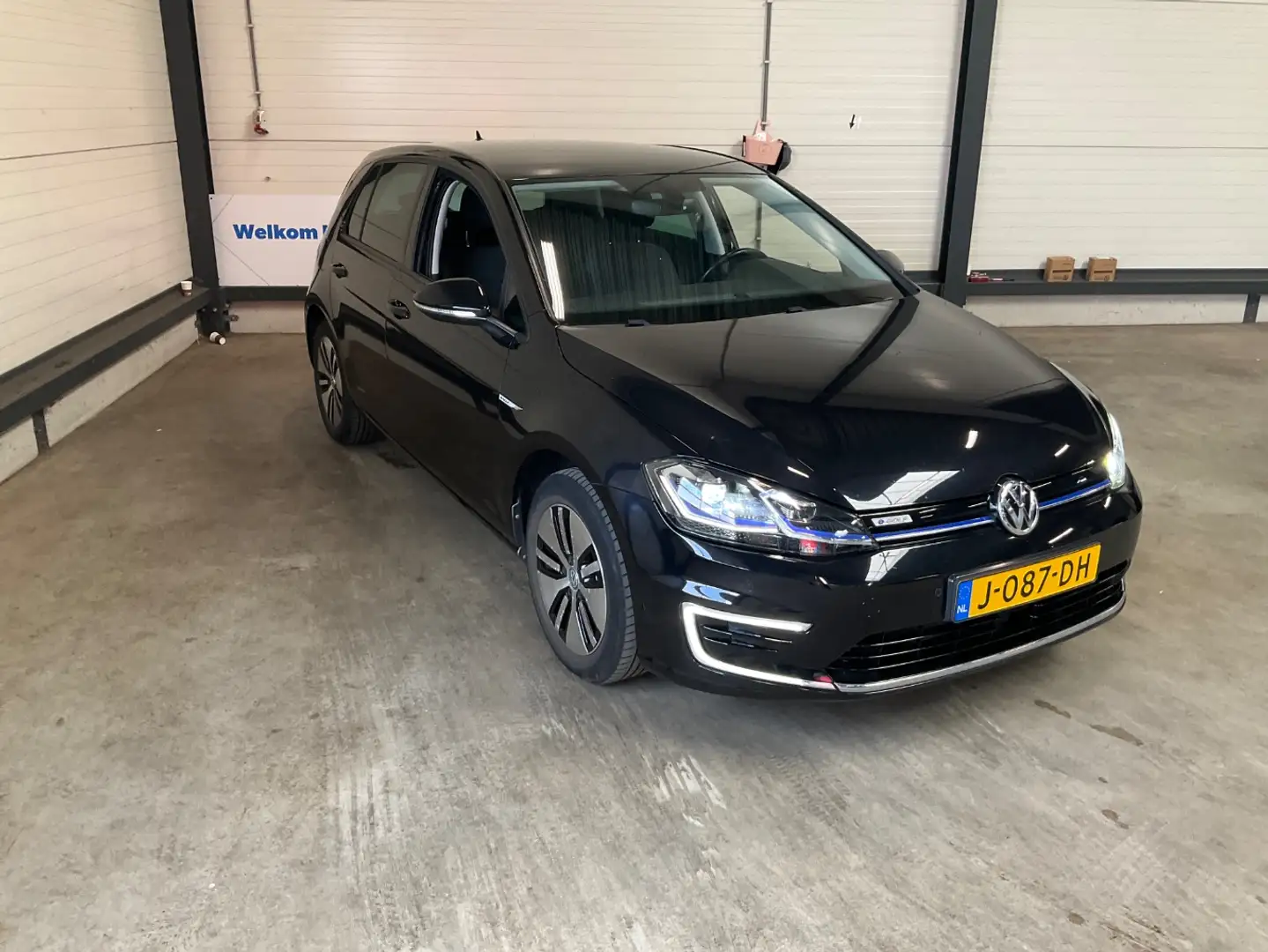 Volkswagen e-Golf E-DITION 136 pk | Airco (automatisch) | Cruise con Zwart - 2