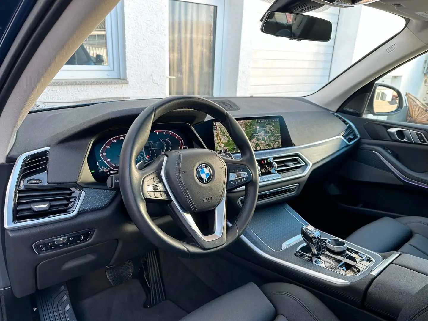 BMW X5 xDr45e xLine PANO*Crafted*ACC*2Achs*HK*Leder Blau - 2