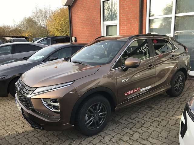 Imagine Mitsubishi Eclipse Cross Plug-in Hybrid Select Navi