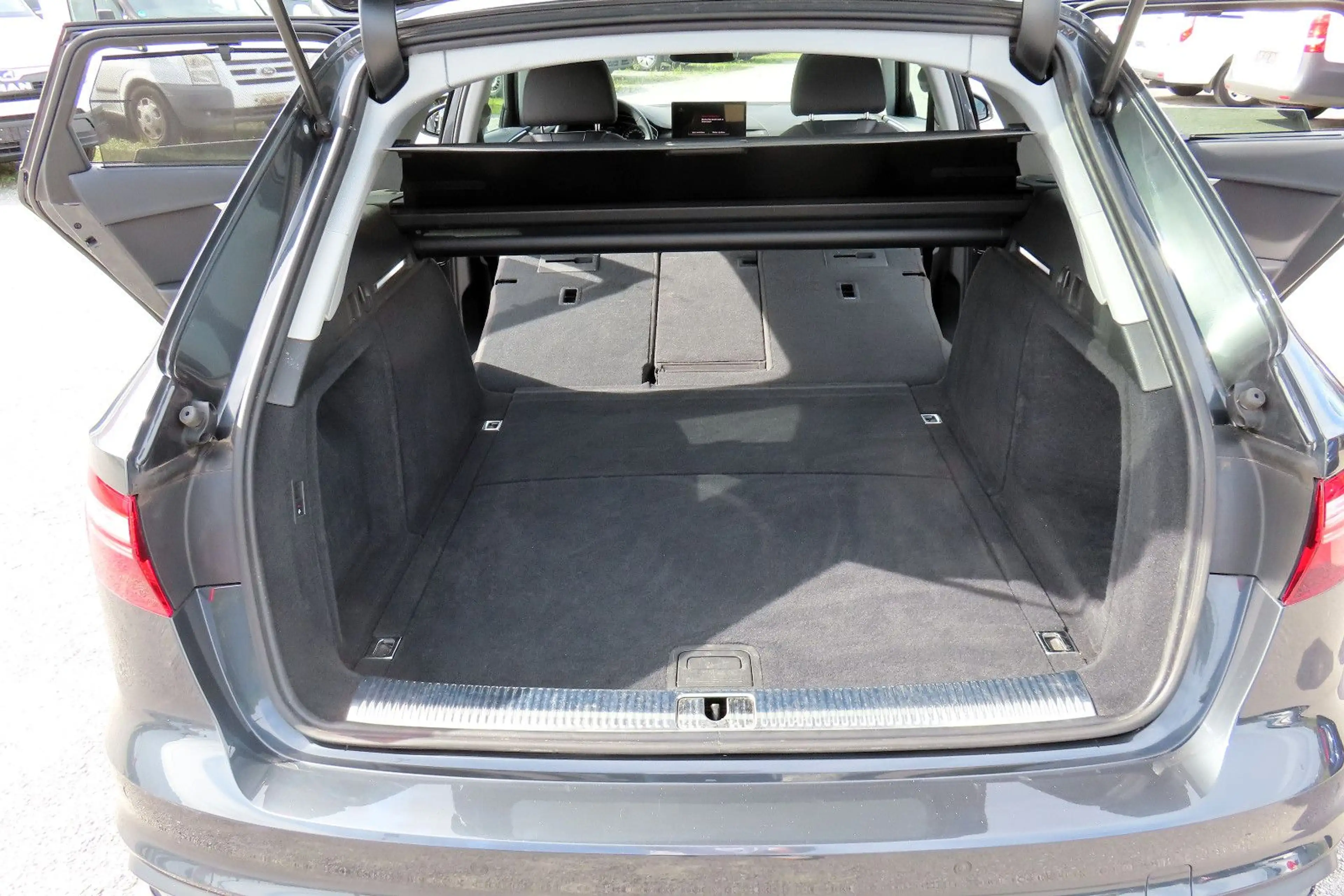 Audi A4 Av 35 TDI DSG Navi Panorama HeadUp Kamera AHK — photo 10