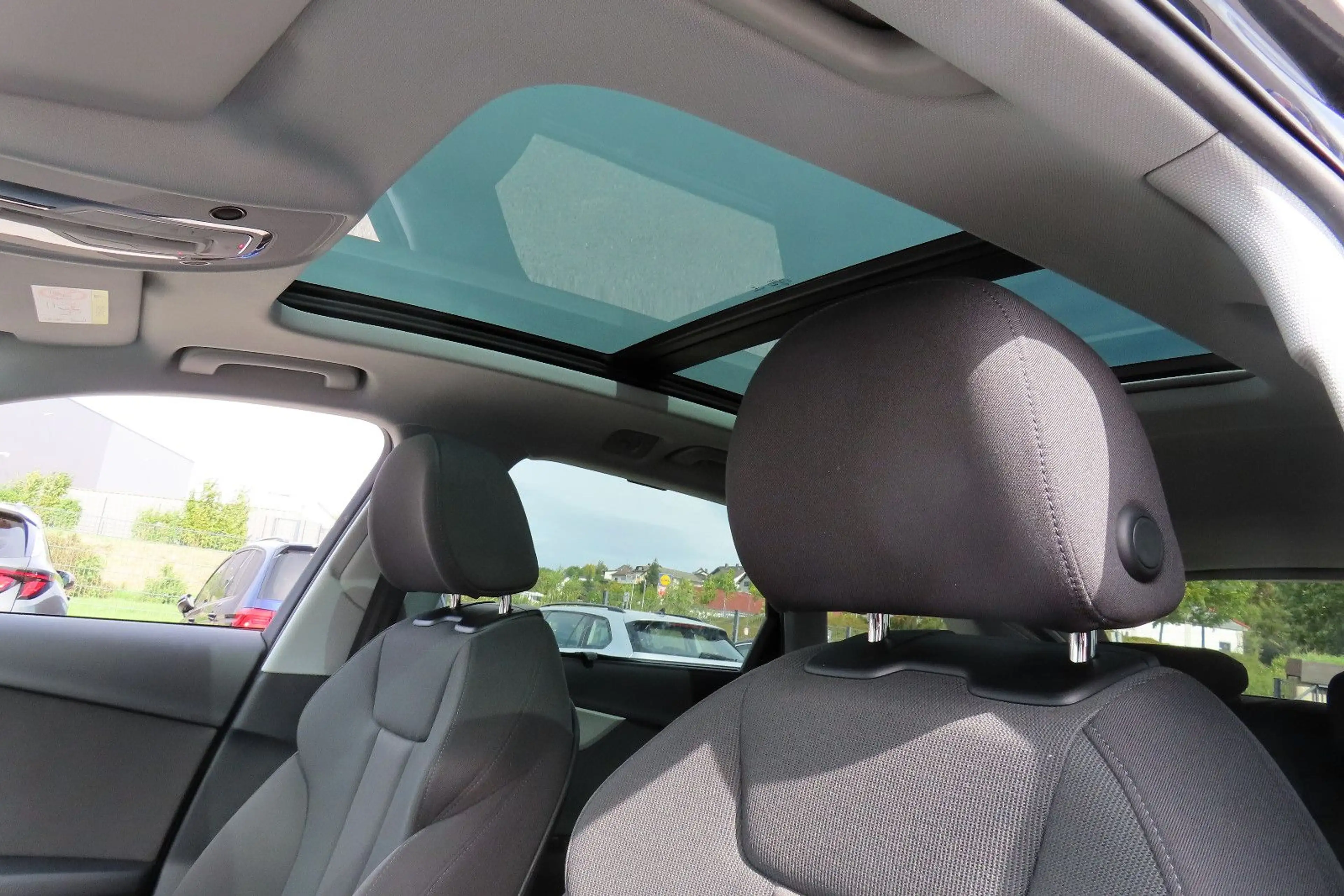 Audi A4 Av 35 TDI DSG Navi Panorama HeadUp Kamera AHK — photo 21