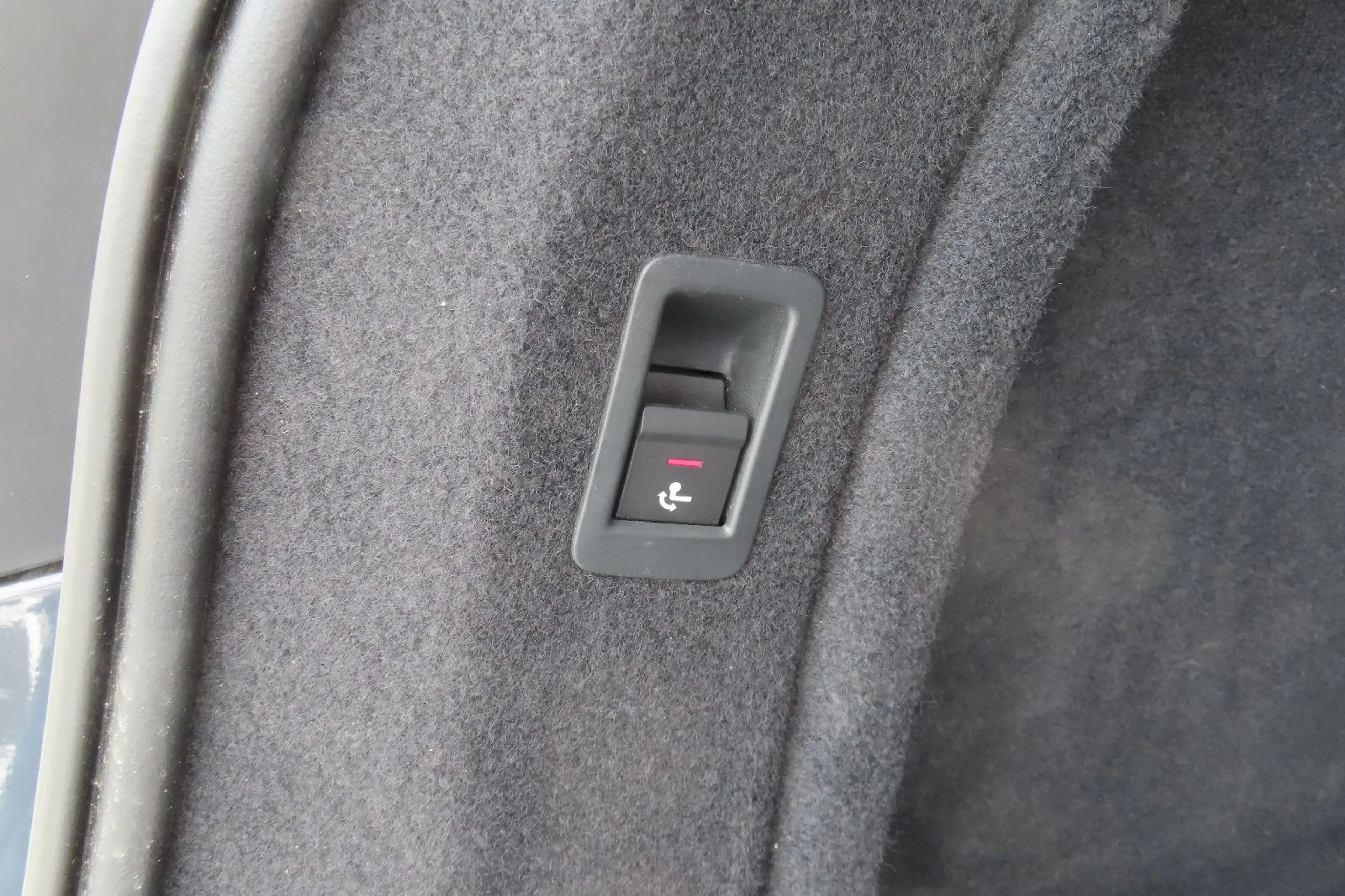 Audi A4 Av 35 TDI DSG Navi Panorama HeadUp Kamera AHK — photo 12