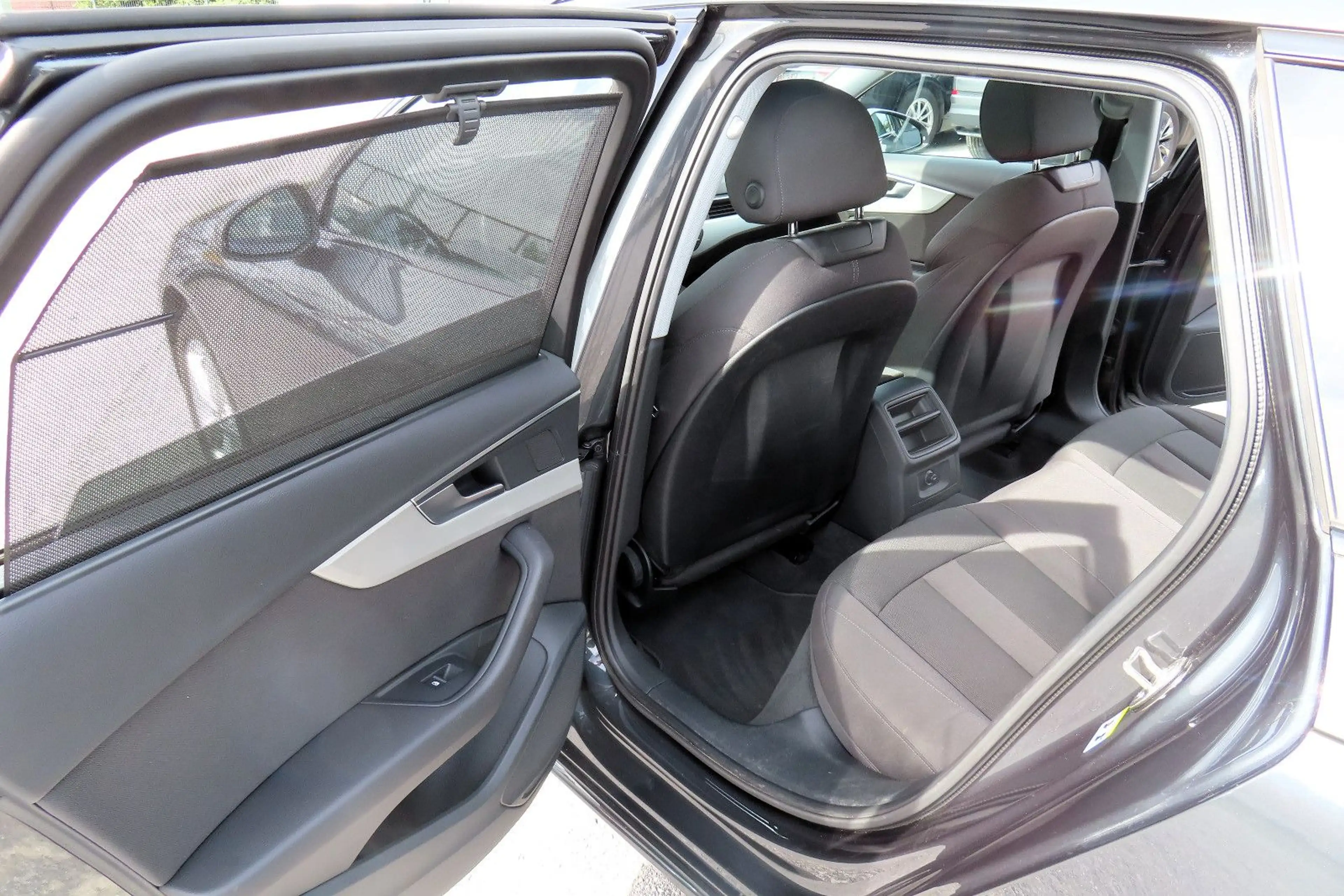 Audi A4 Av 35 TDI DSG Navi Panorama HeadUp Kamera AHK — photo 13