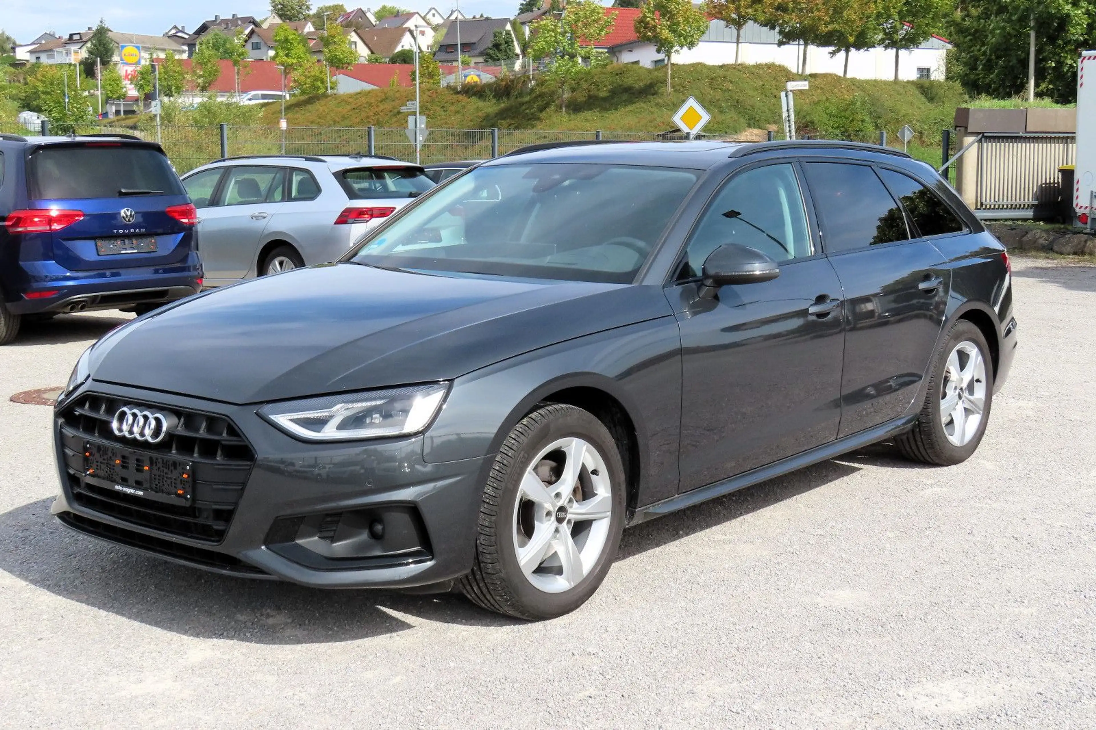 Audi A4 Av 35 TDI DSG Navi Panorama HeadUp Kamera AHK