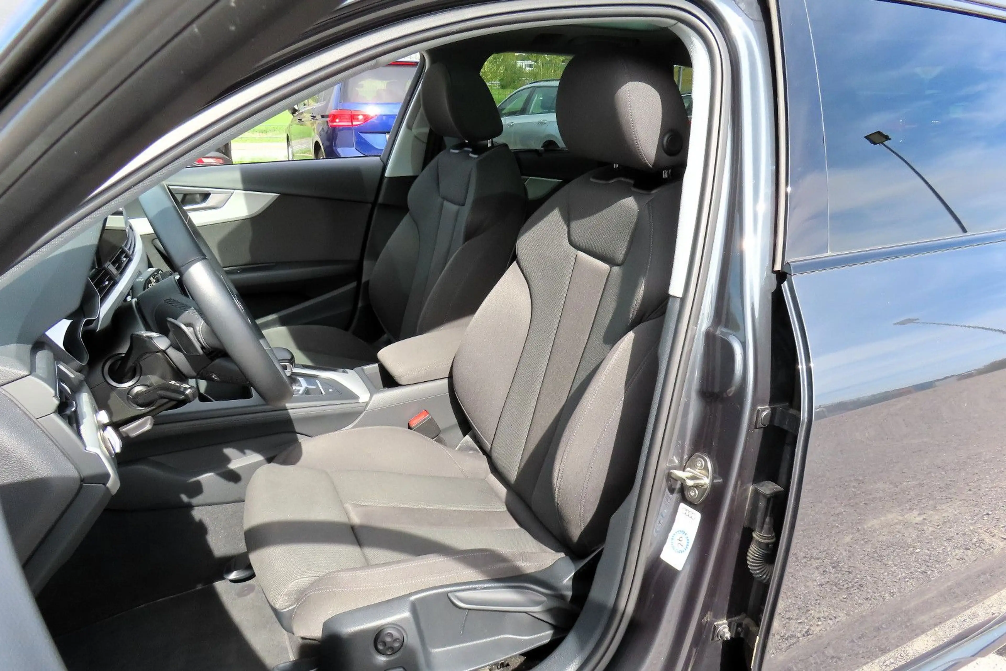 Audi A4 Av 35 TDI DSG Navi Panorama HeadUp Kamera AHK — photo 19
