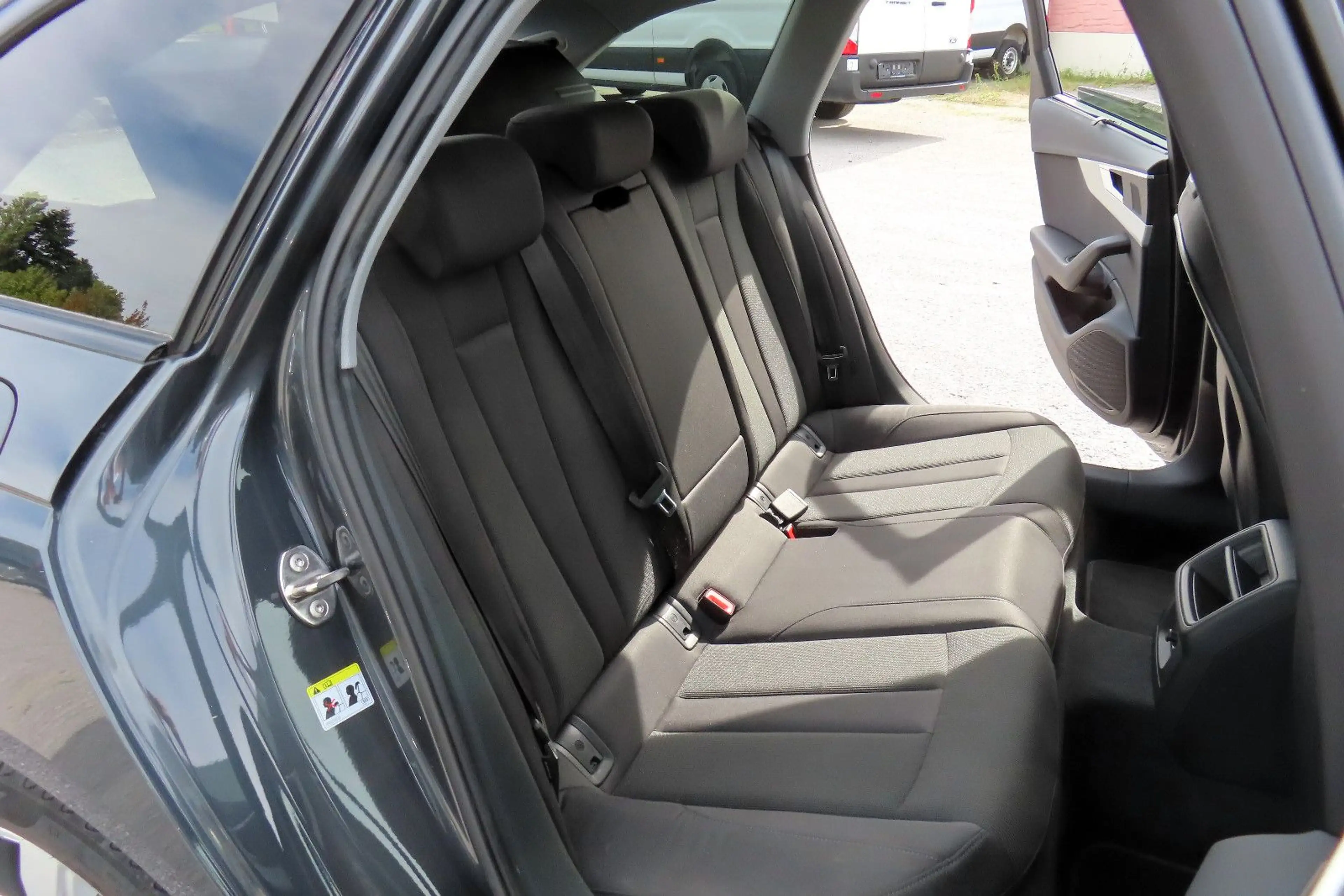 Audi A4 Av 35 TDI DSG Navi Panorama HeadUp Kamera AHK — photo 15