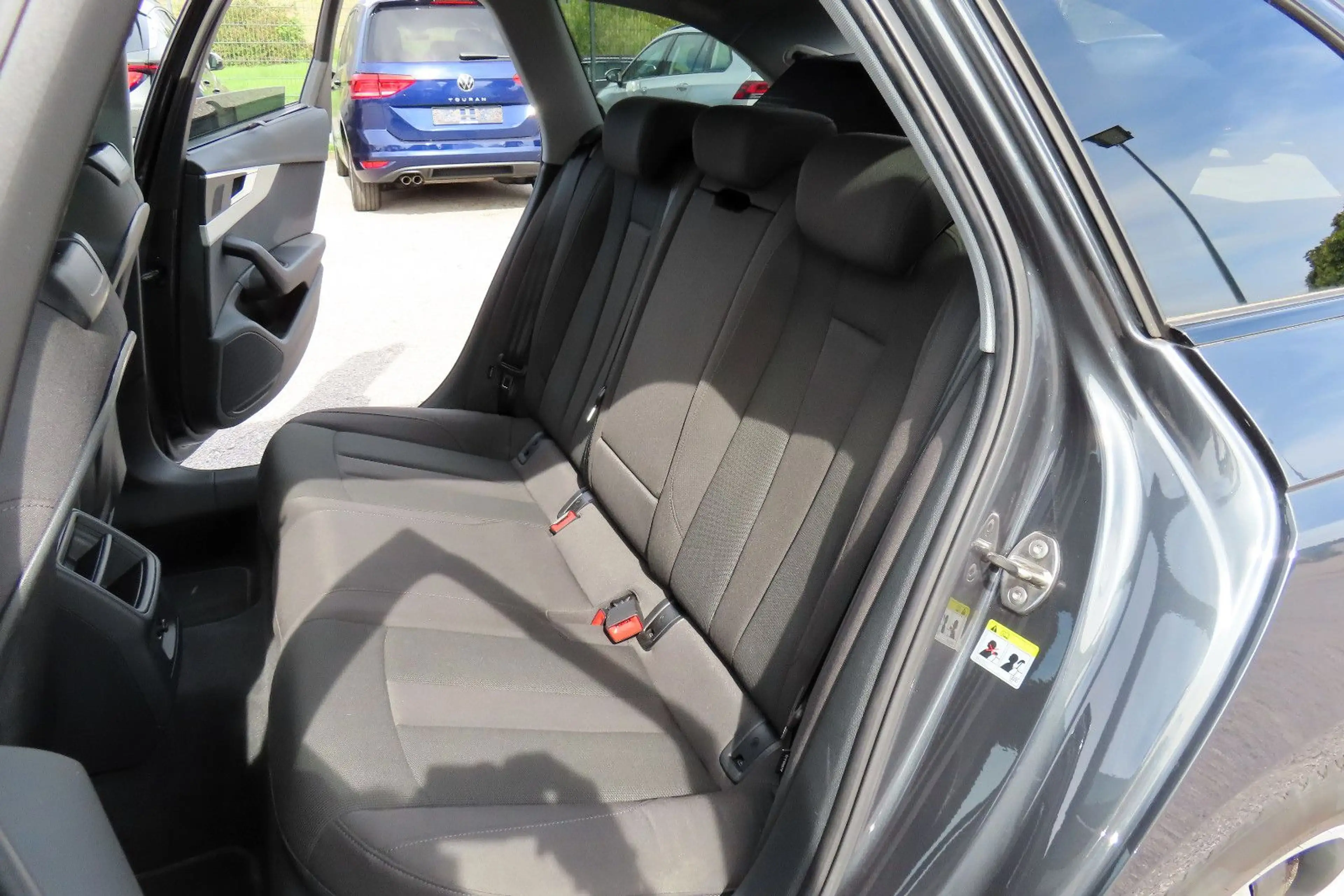 Audi A4 Av 35 TDI DSG Navi Panorama HeadUp Kamera AHK — photo 14