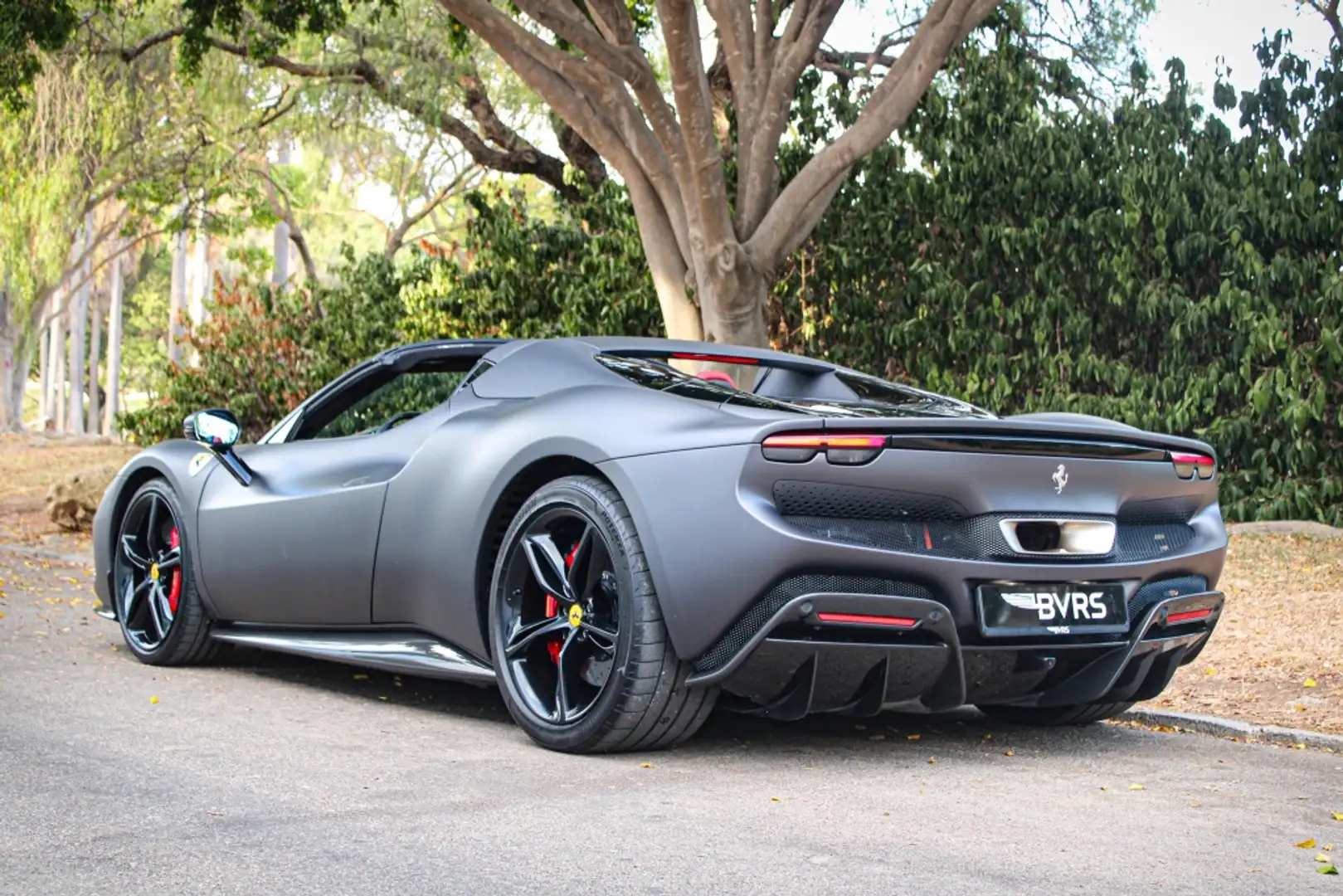 Ferrari 296 GTS Zwart - 1