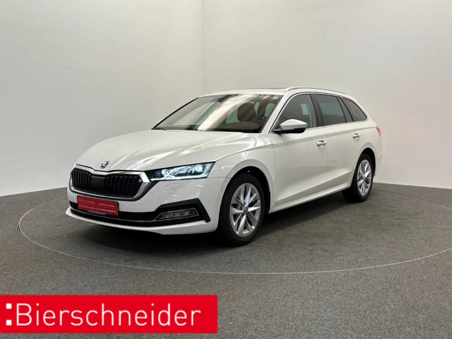 Skoda Octavia Combi 2.0 TDI DSG Style ACTIVE-INFO AHK NAVI PANO Weiß - 1