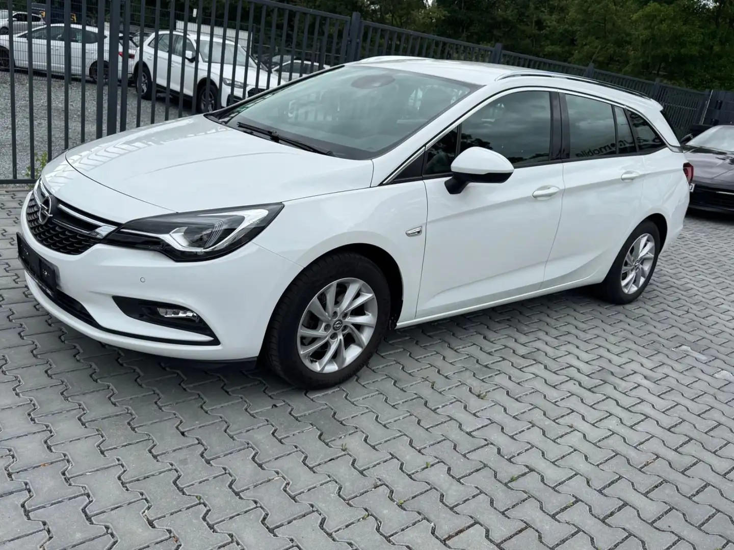 Opel Astra Kombi Sports Tourer Innovation Start/Stop Weiß - 1