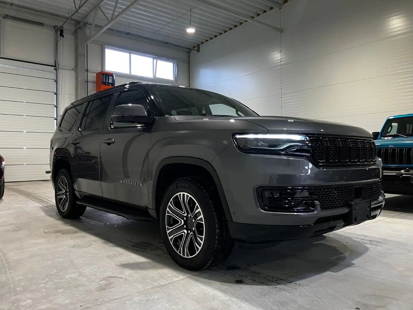 Jeep Wagoneer Series 3 5,7 7 Sitzer ACC 360 Grad LED Grau - 2