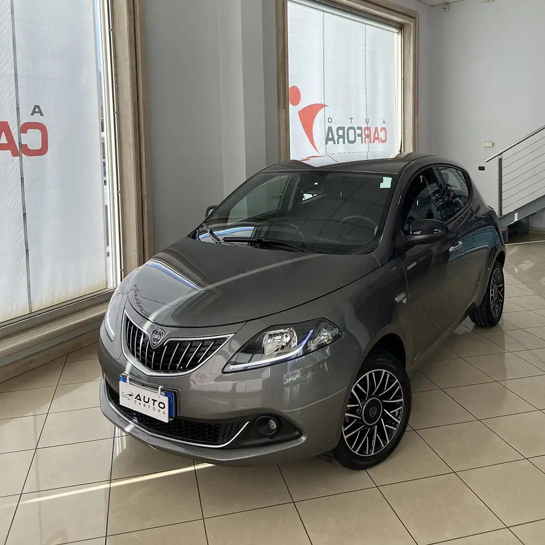 Lancia Ypsilon 1.0 FireFly 5 porte S&S Hybryd Gold Grigio - 2
