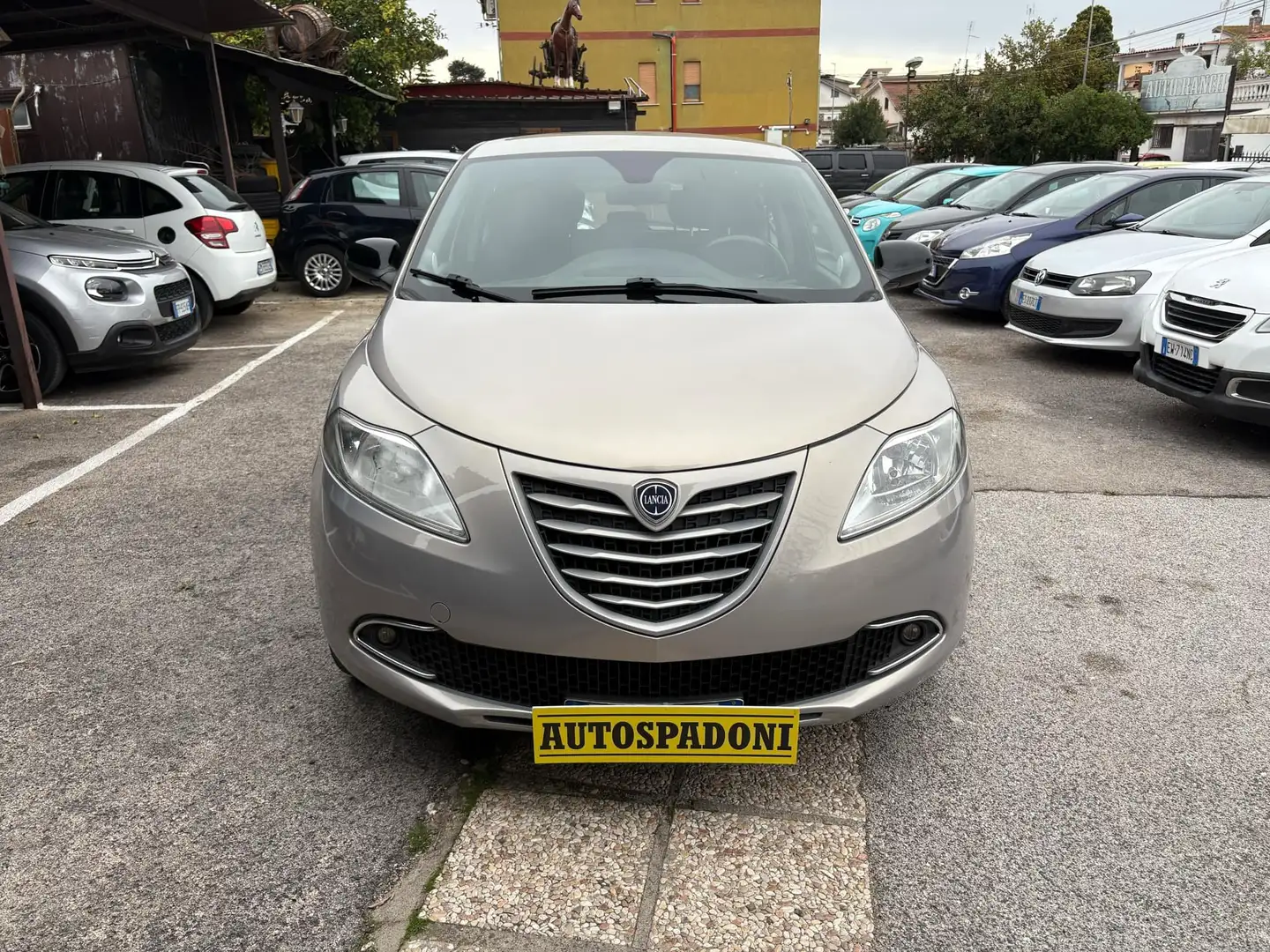 Lancia Ypsilon 1.2 8v Platinum ecochic Gpl 69cv E6 GPL 2032 Gris - 2