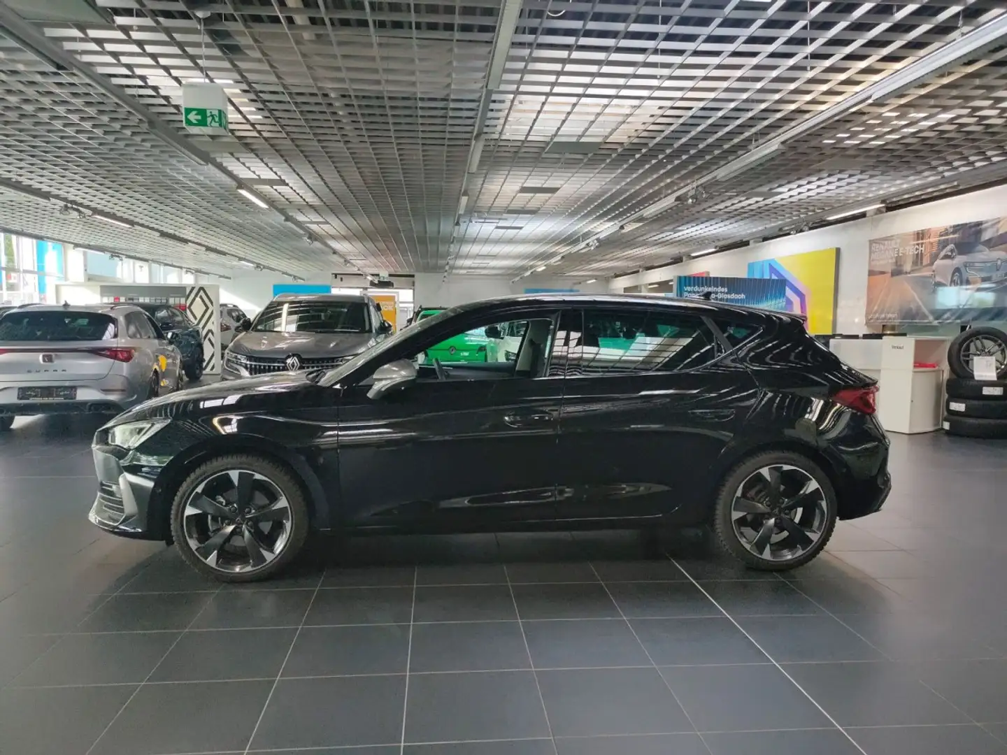 CUPRA Leon 1.5 eTSI Klima Navi Rückfahrkamera Sitzheizung Schwarz - 2