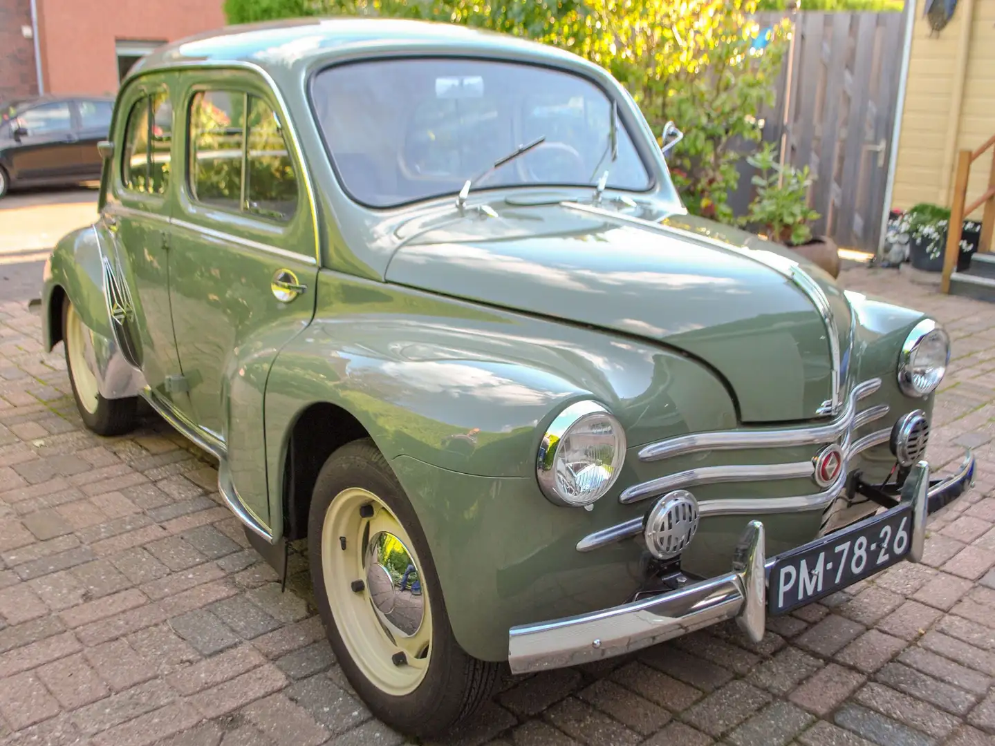 Renault 4CV Groen - 1