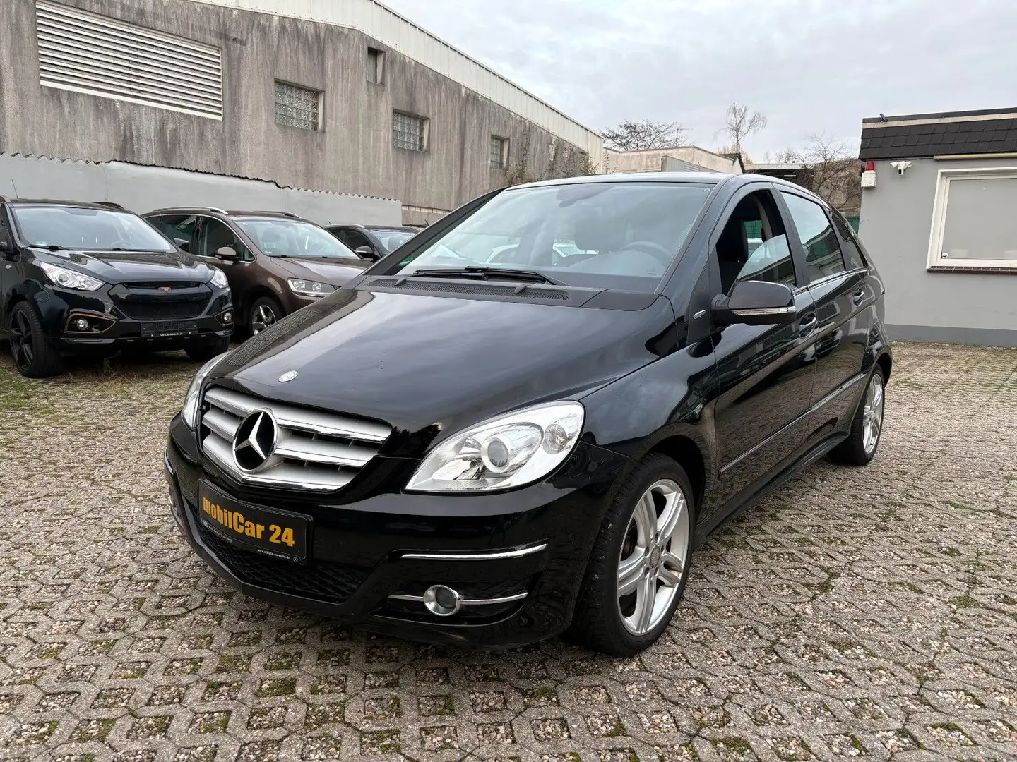 Mercedes-Benz B 180 B 180 KLIMA SHZ SPORT-PAKET Schwarz - 1