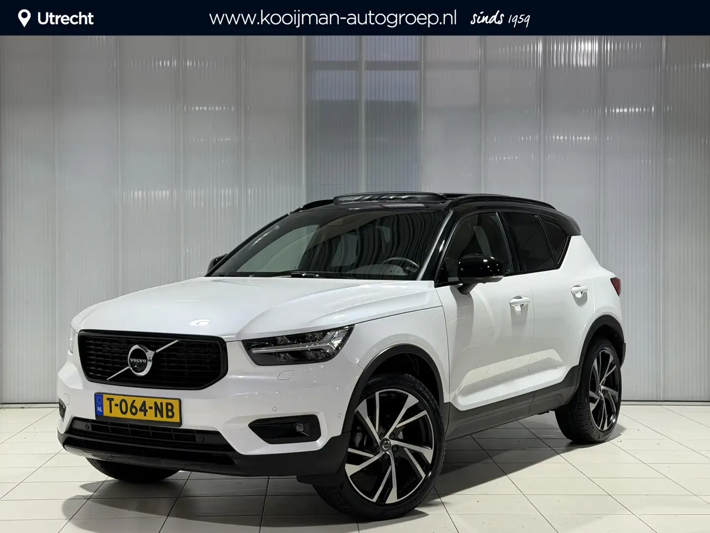 Volvo XC40 1.5 T3 R-Design | Luxury Pack | Pano Dak | Wegklap Wit - 1