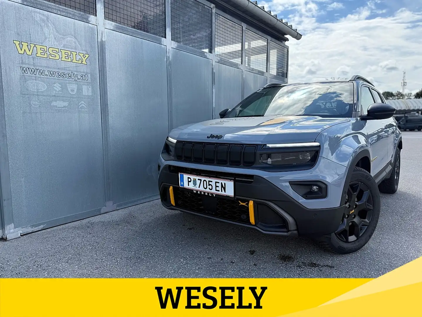 Jeep Avenger 1.2 T3 e-Hybrid 4xe The North Face e-DCT6 Grau - 1