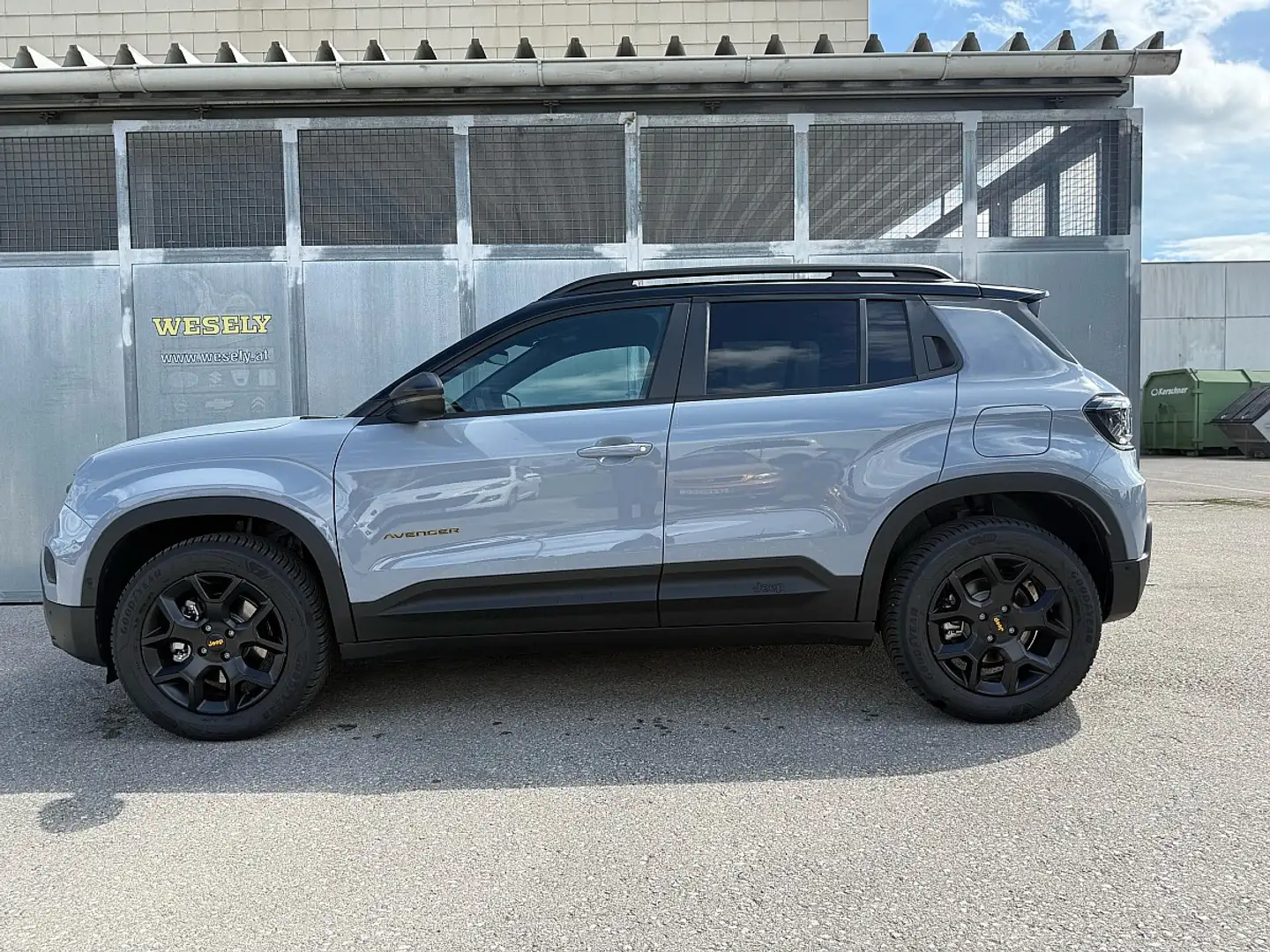 Jeep Avenger 1.2 T3 e-Hybrid 4xe The North Face e-DCT6 Grau - 2