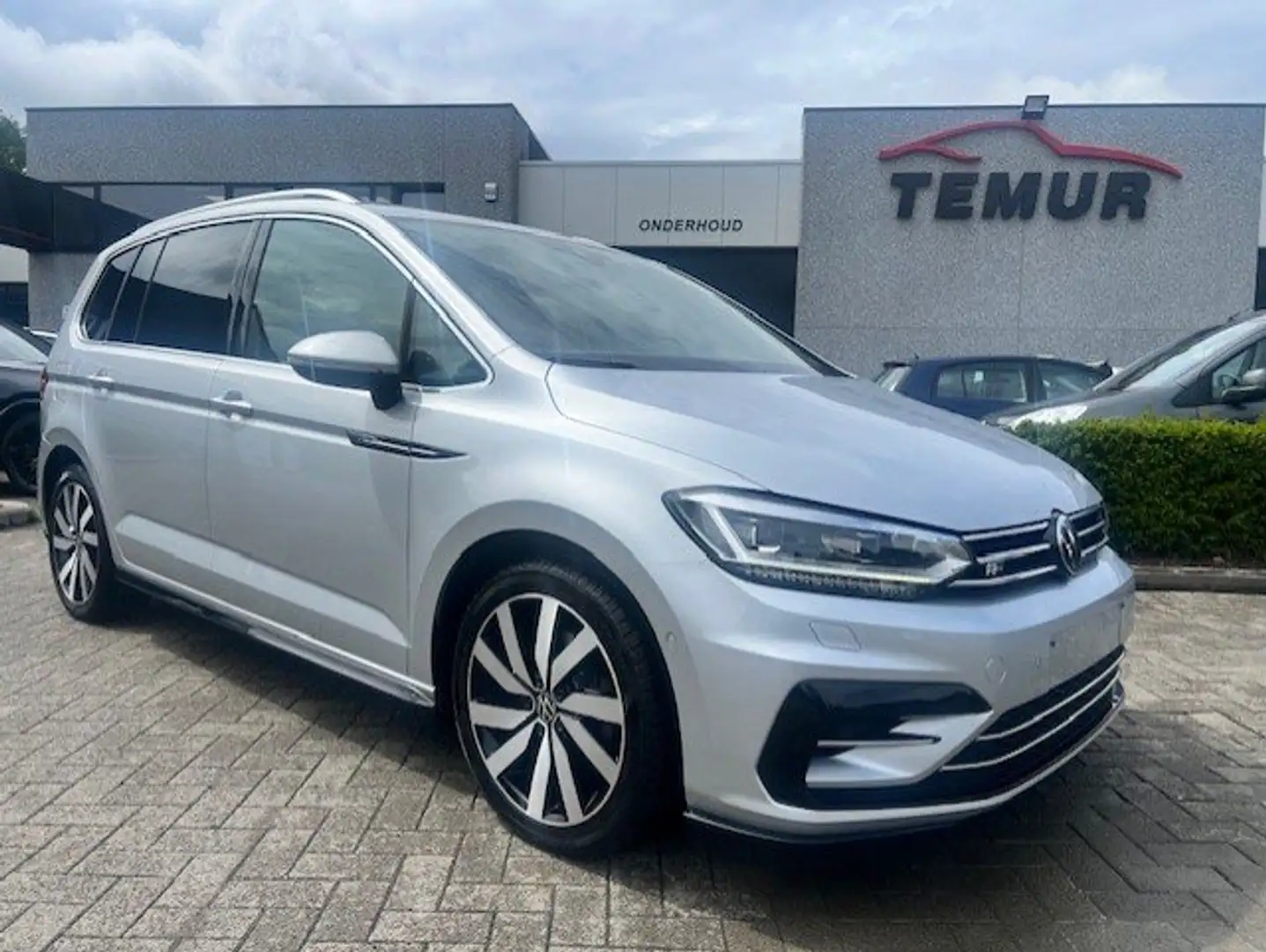 Volkswagen Touran 1.5 TSI DSG R-LINE 7 ZIT PANO/LED/CAMERA Argent - 1