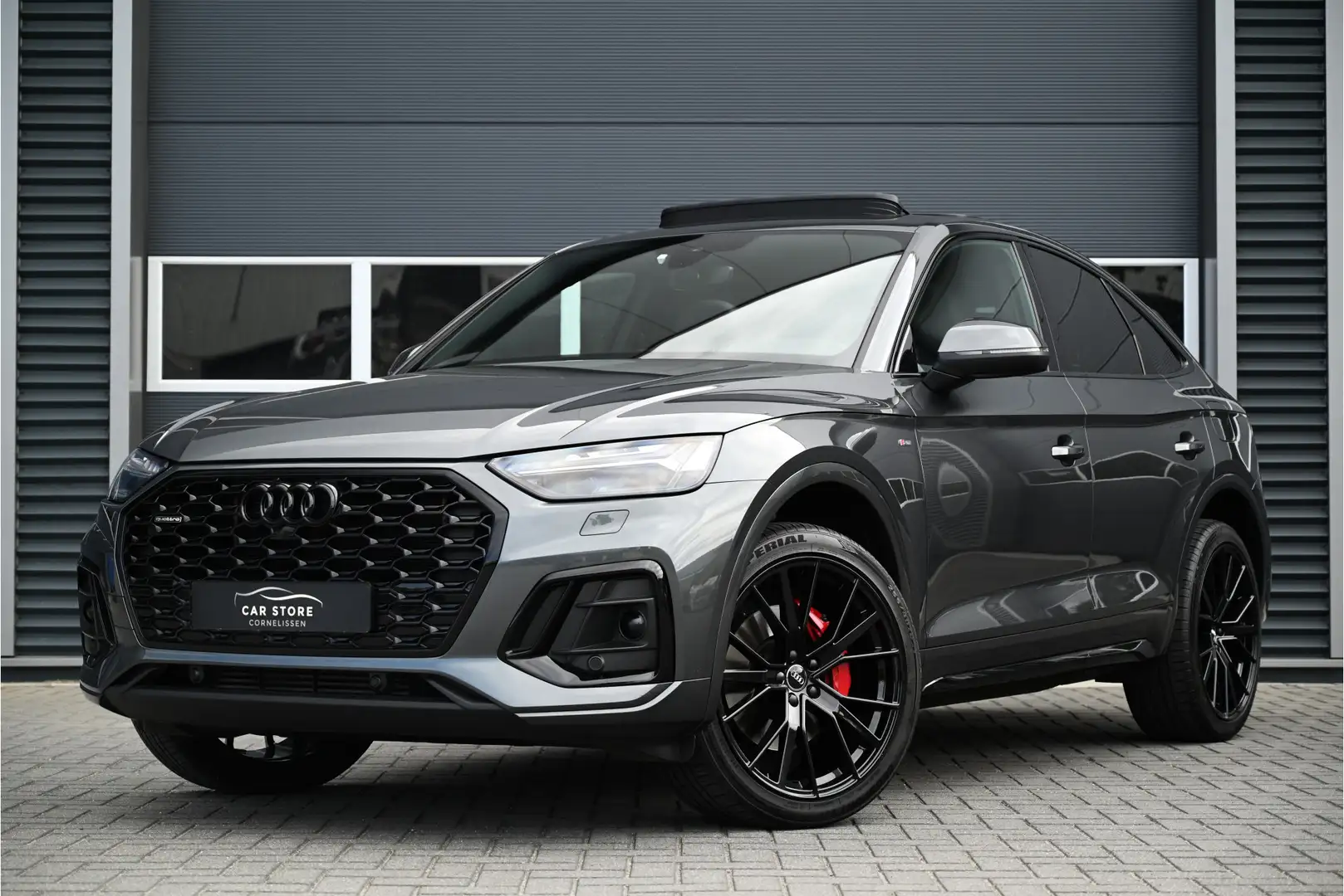 Audi Q5 Sportback 55 TFSI e 367 PK / 3 X S-LINE / PANO / L Grijs - 1