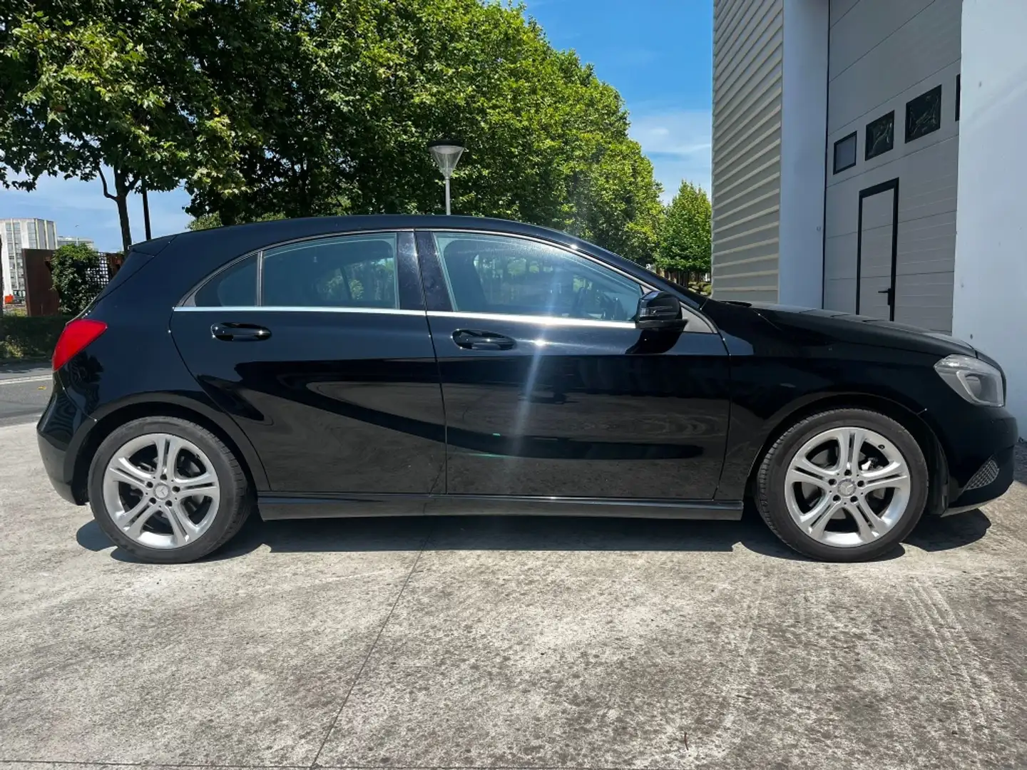 Mercedes-Benz A 200 200CDI BE Urban Negro - 2