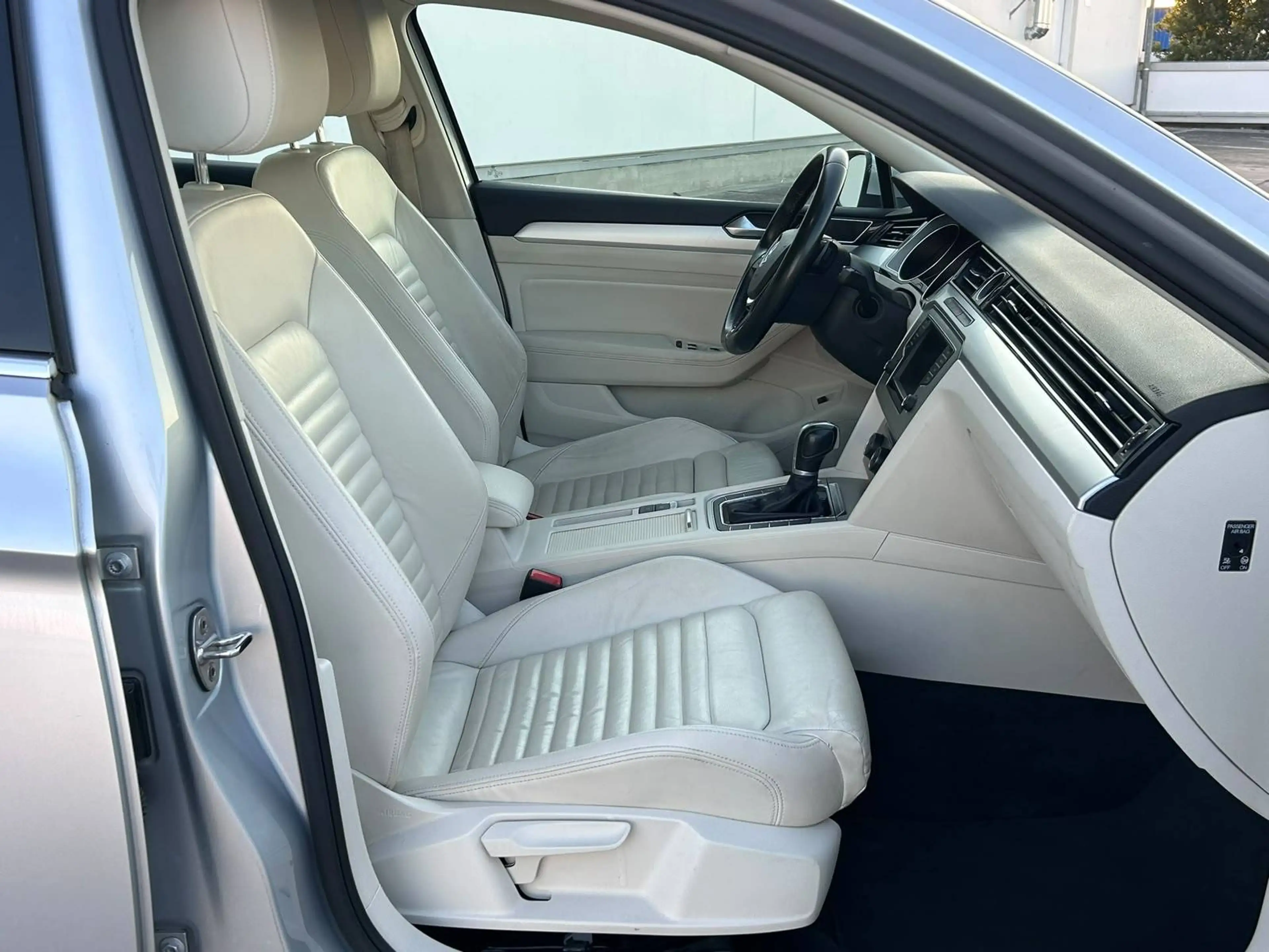 Volkswagen Passat Variant Comfortline|2,0TDI|150PS|DSG|AHK|CAM|SHZ|PDC|EURO6 — photo 15