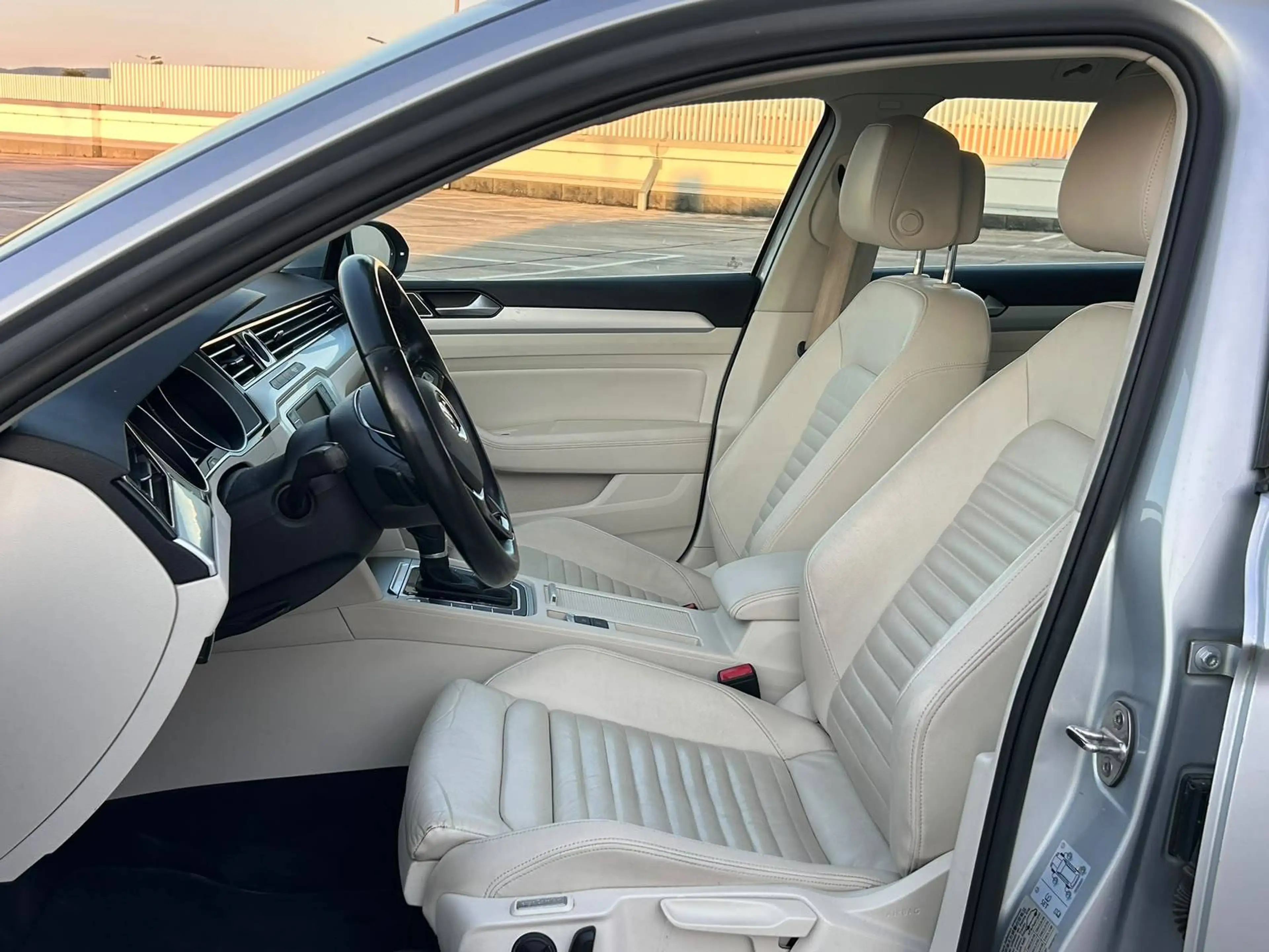 Volkswagen Passat Variant Comfortline|2,0TDI|150PS|DSG|AHK|CAM|SHZ|PDC|EURO6 — photo 12