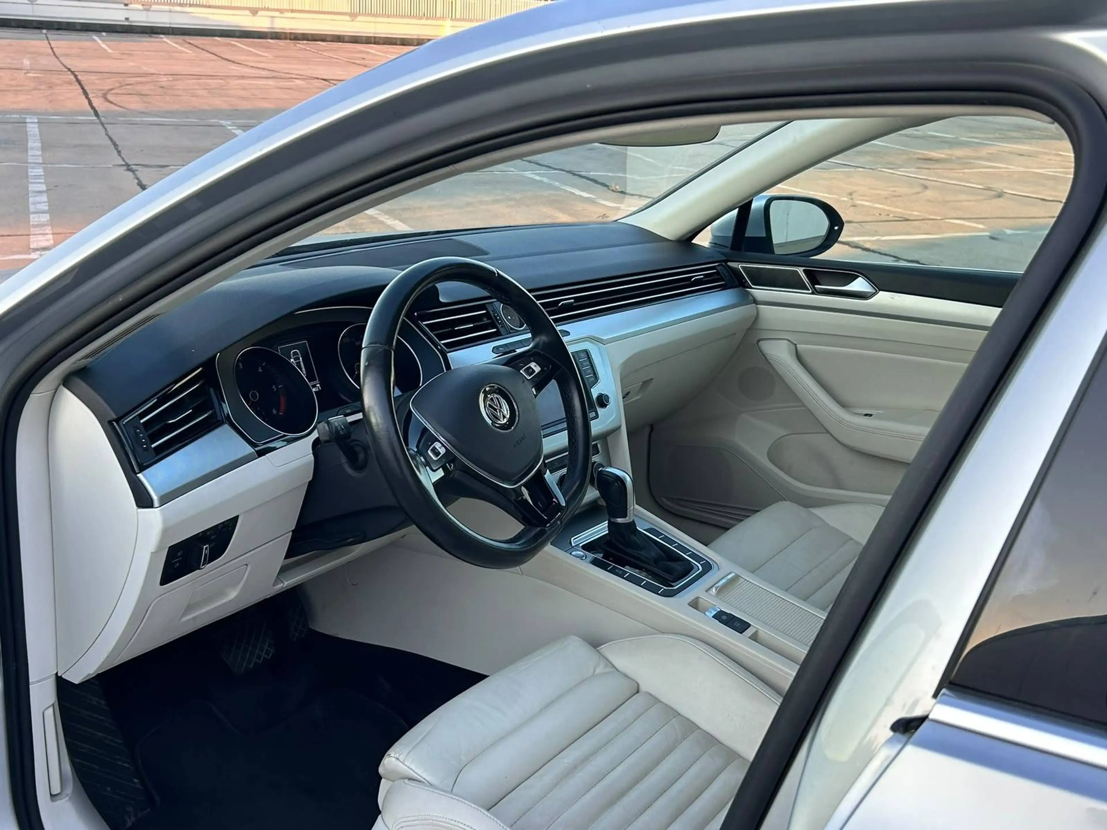 Volkswagen Passat Variant Comfortline|2,0TDI|150PS|DSG|AHK|CAM|SHZ|PDC|EURO6 — photo 13