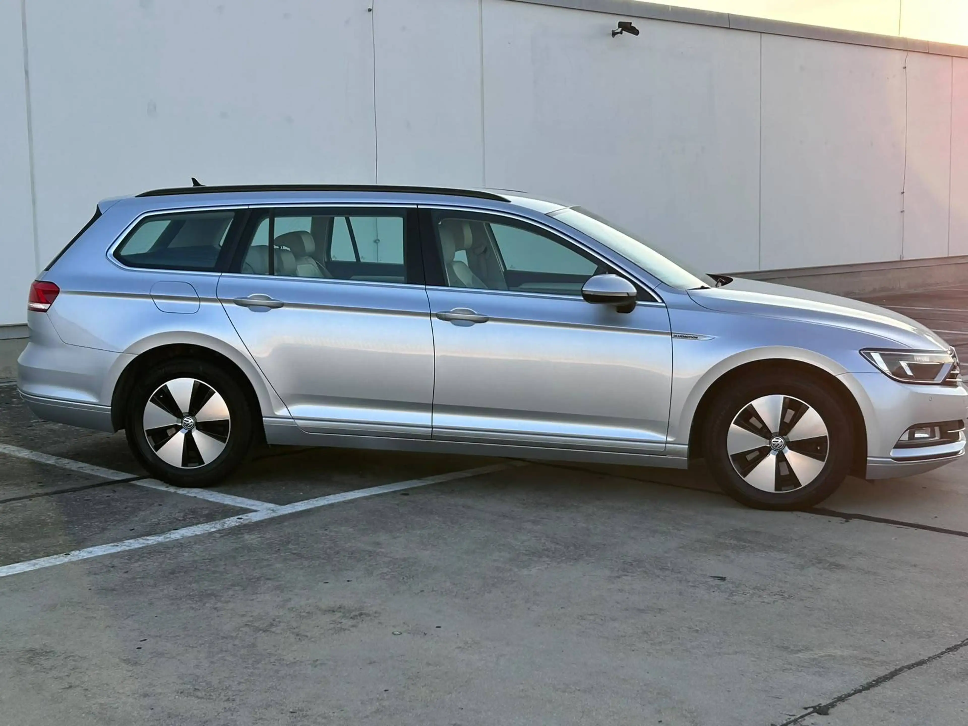 Volkswagen Passat Variant Comfortline|2,0TDI|150PS|DSG|AHK|CAM|SHZ|PDC|EURO6 — photo 5