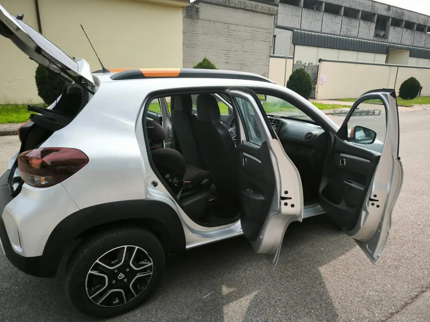 Dacia Spring Spring Comfort Plus Electric 45 Plateado - 2