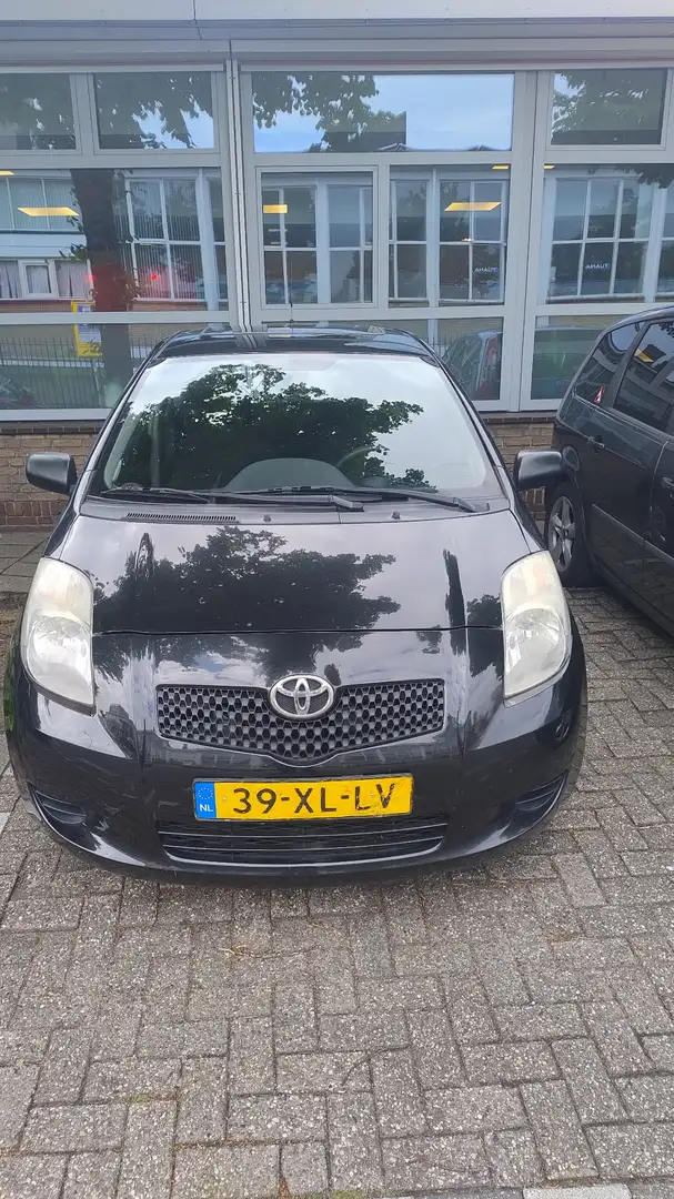 Toyota Yaris - 1