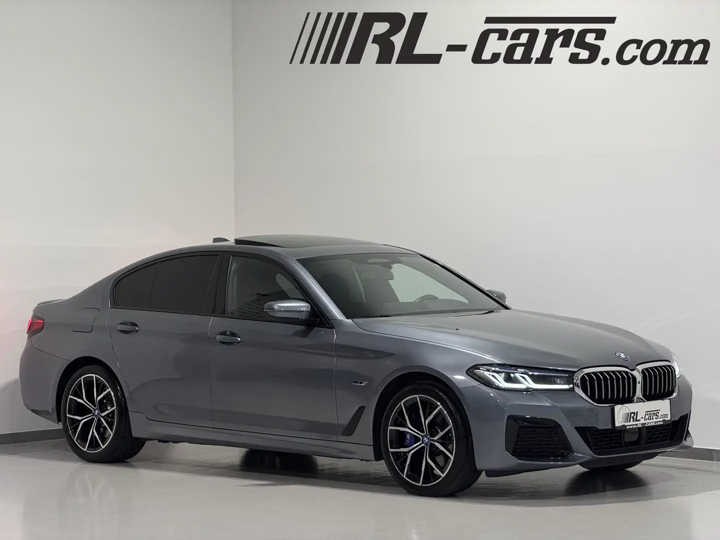 BMW 530 e xDrive G30 LCI Aut/M-Sport/Glasdach/AHK/Laser Grau - 1