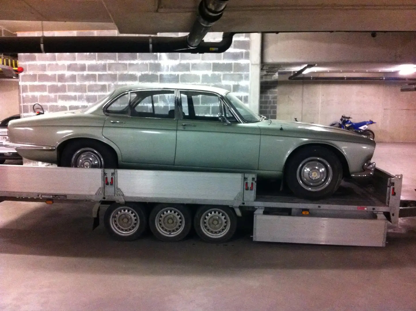 Jaguar XJ6 - 1