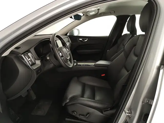 Volvo XC60 view 9