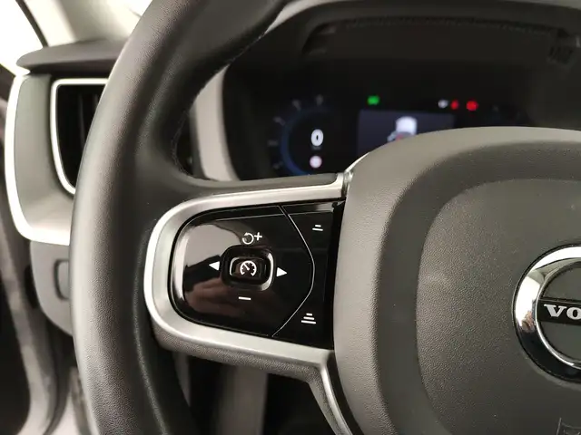 Volvo XC60 view 15