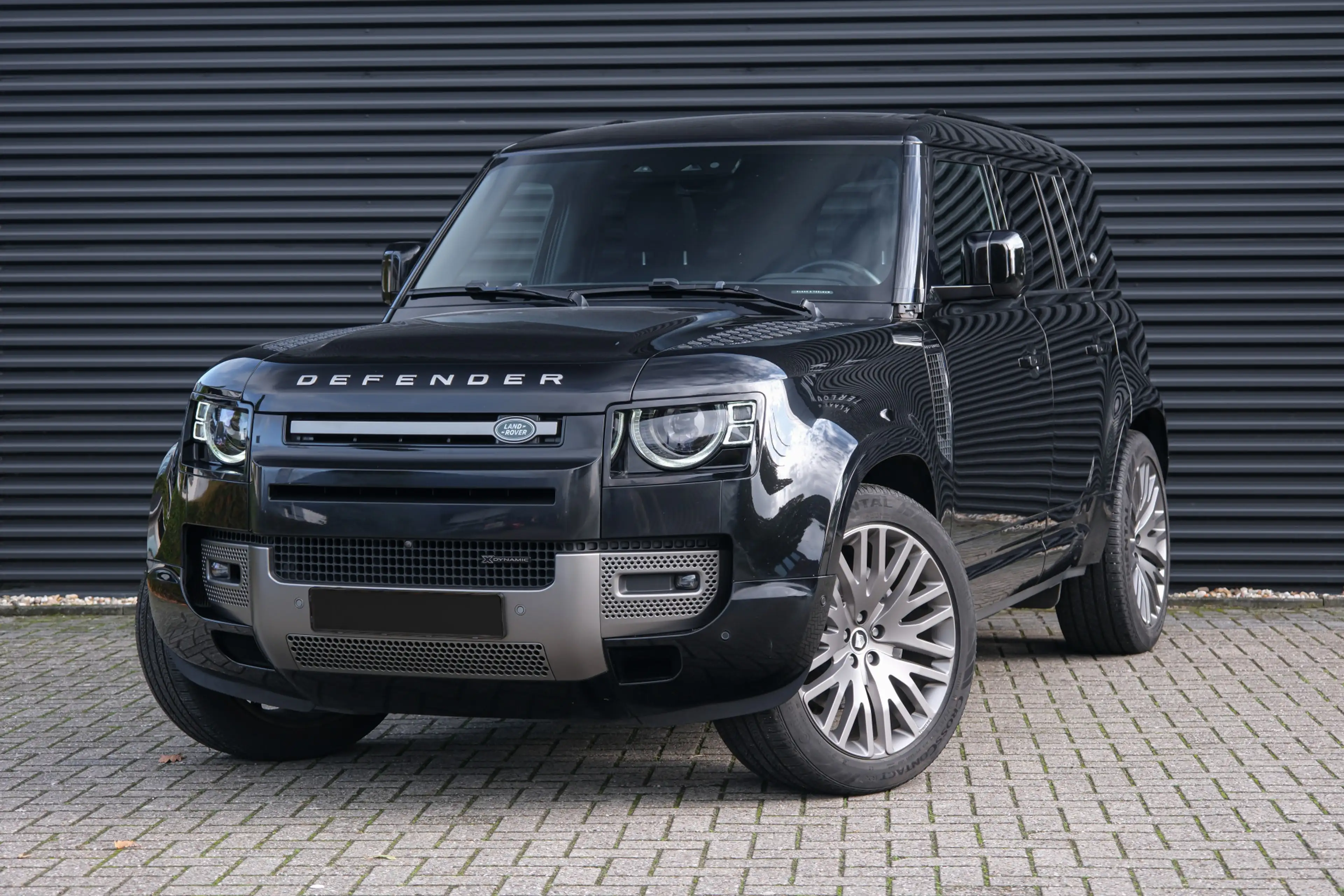 Land Rover Defender 110 2.0 P400e 110 X-Dynamic SE / 22'' Heritage/ Sc — photo 9
