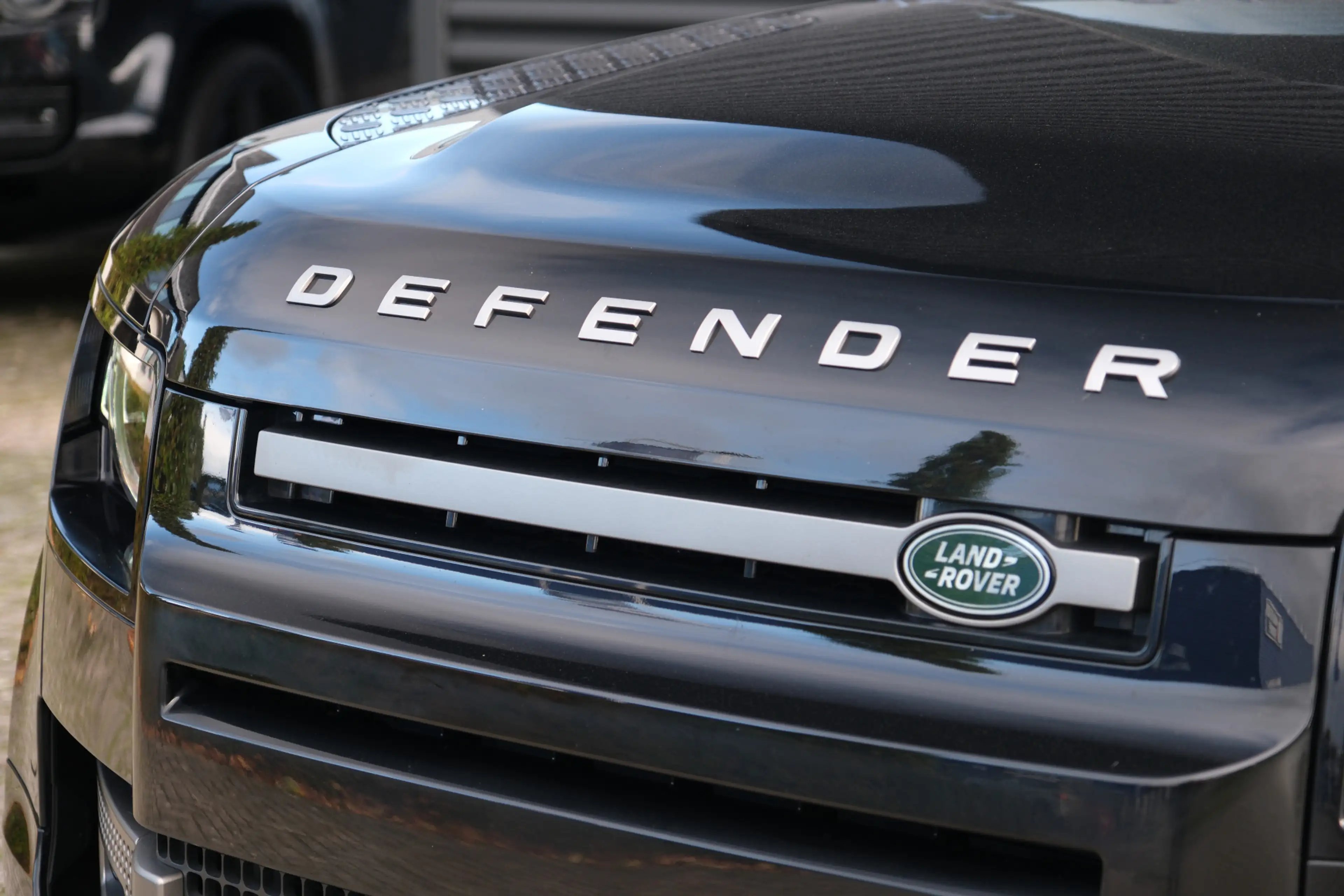 Land Rover Defender 110 2.0 P400e 110 X-Dynamic SE / 22'' Heritage/ Sc — photo 6