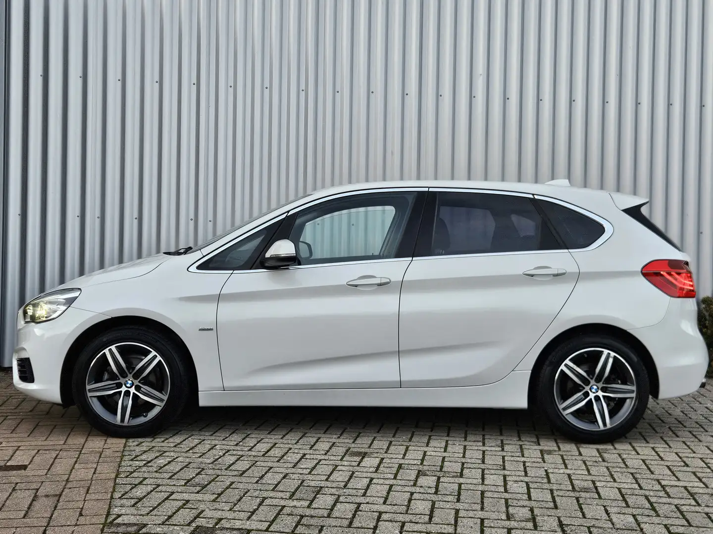 BMW 216 2-serie Active Tourer 216i Centennial Executive /N Wit - 2