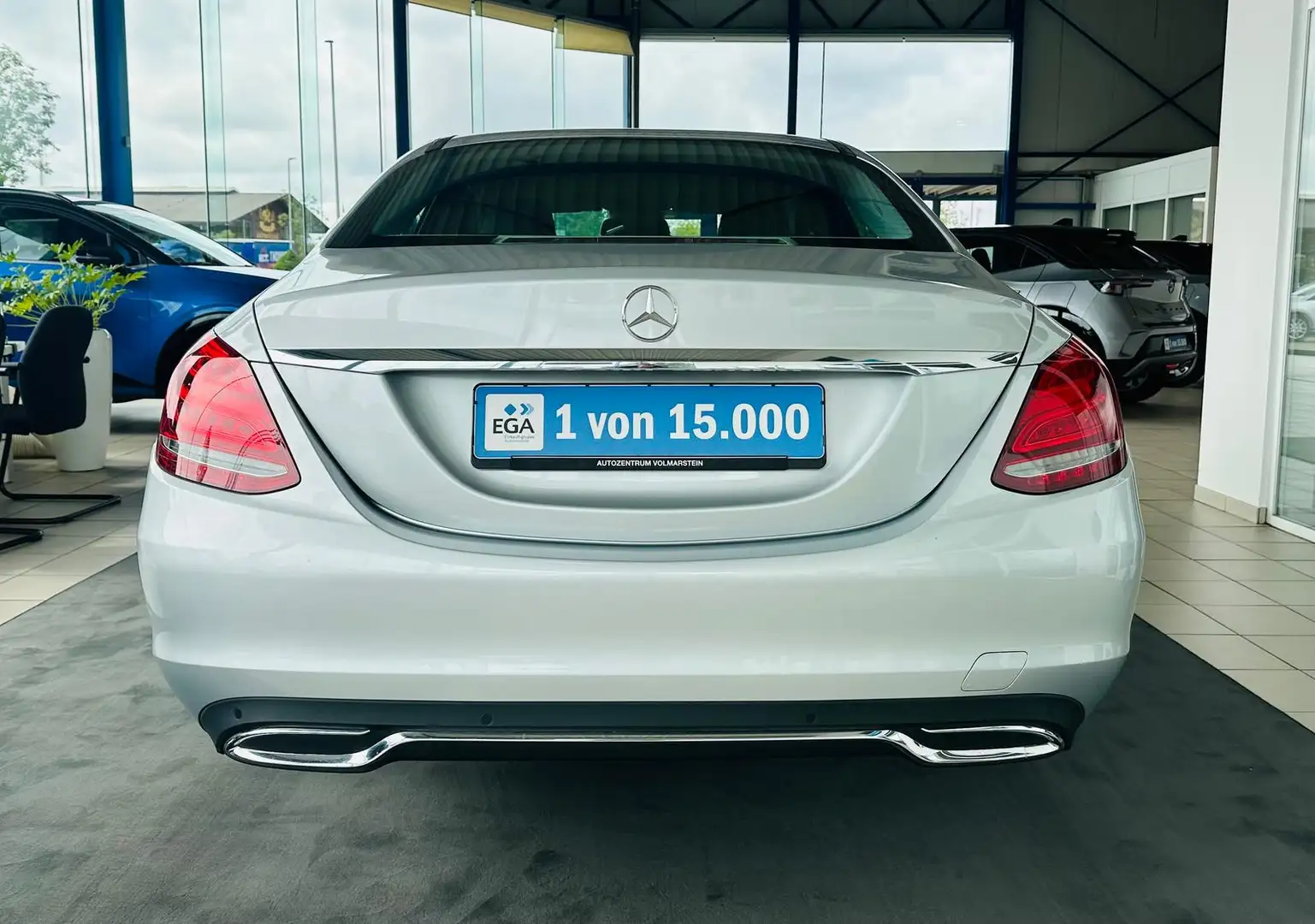 Mercedes-Benz C 180 1.6 Avantgarde Navi AHK LED PDC v+h SHZG Silber - 2