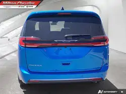 Chrysler Pacifica 2027