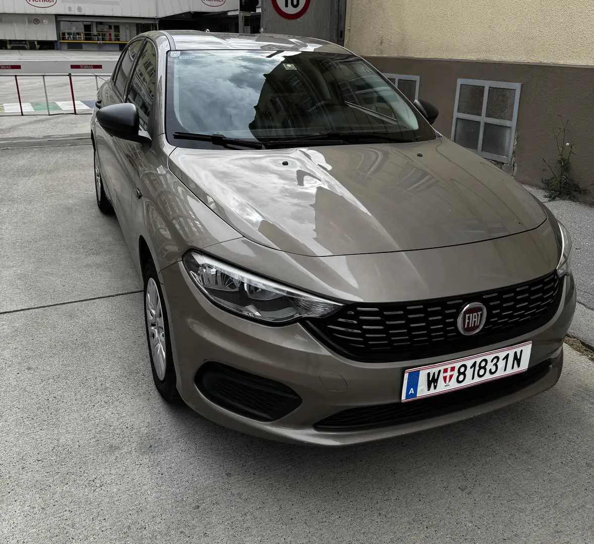 Fiat Tipo 1,4 Benzin Limousine /Pickerl bis 5/2026 +4 Monate - 2