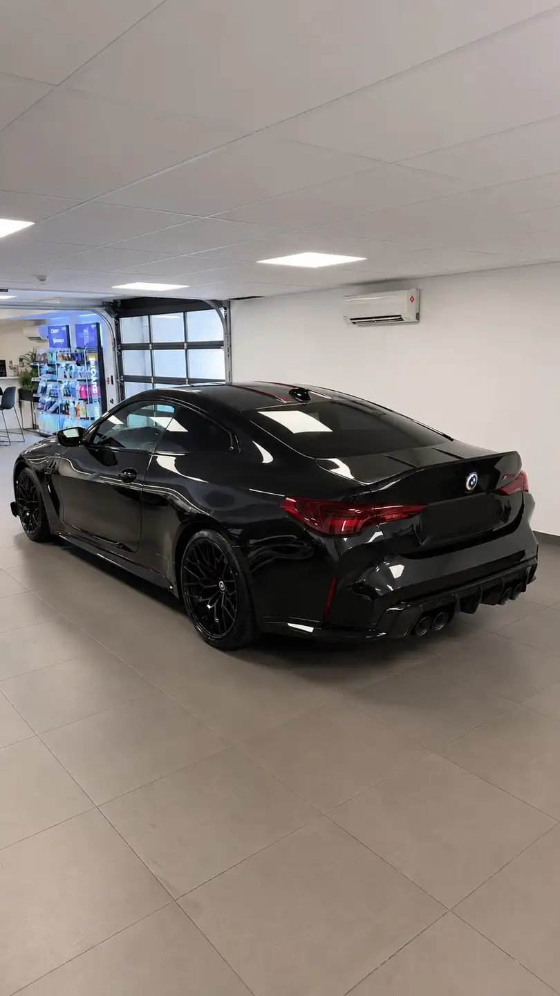 BMW M4 Coupe 2022 블랙 사진 3