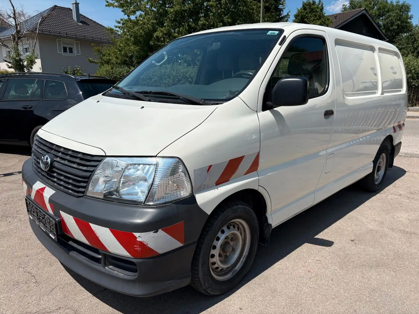 Toyota Hiace 2,5 Diesel Bílá - 1