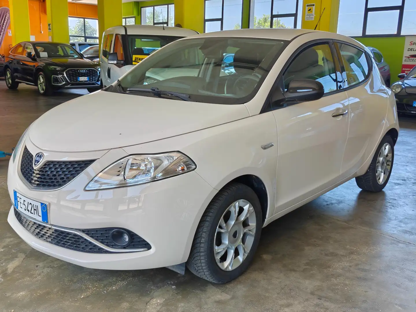 Lancia Ypsilon Ypsilon 0.9 t.air Gold s&s 85cv dfn - 1
